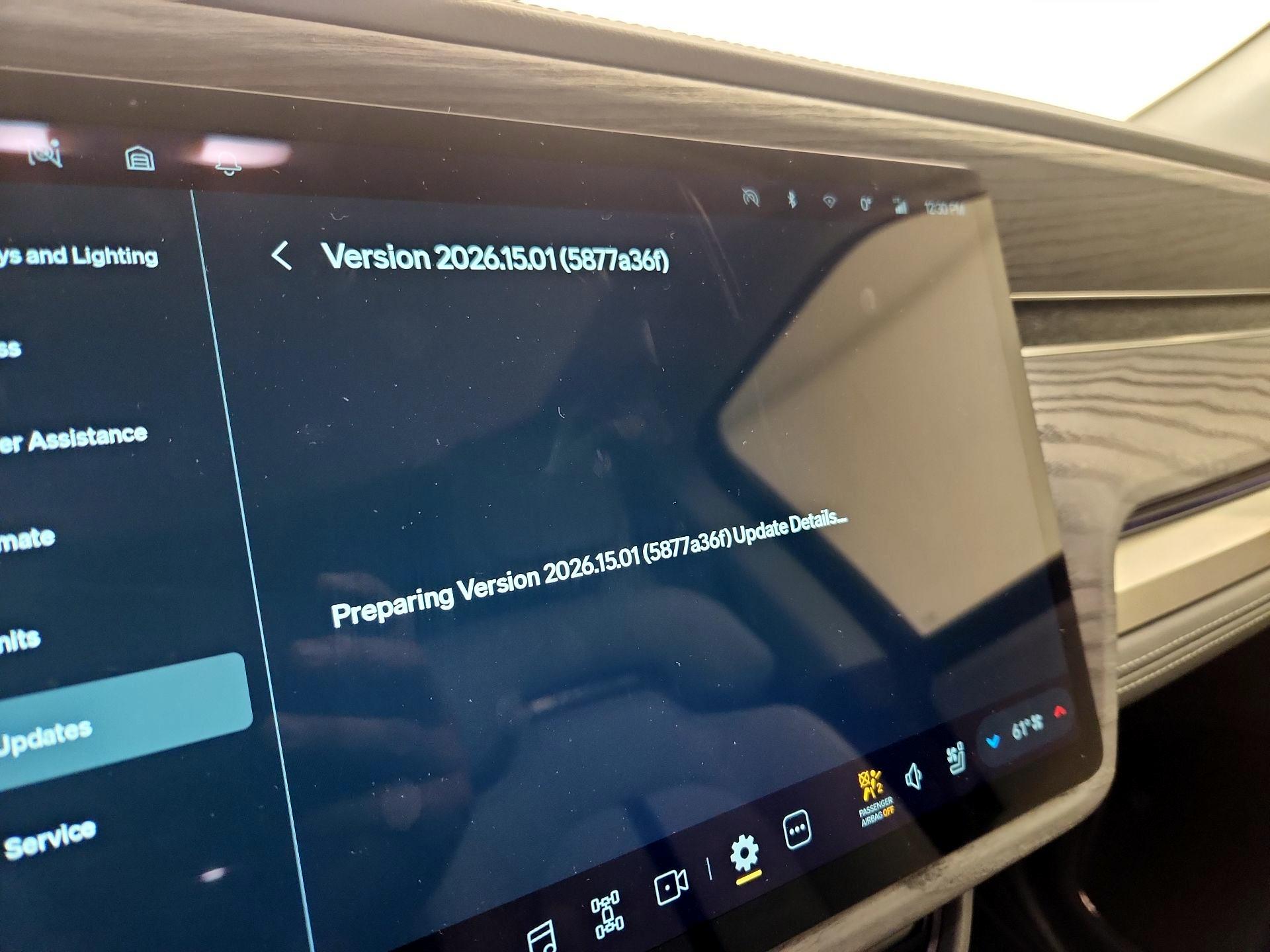 Thumbnail: 2023 Rivian R1S - 13