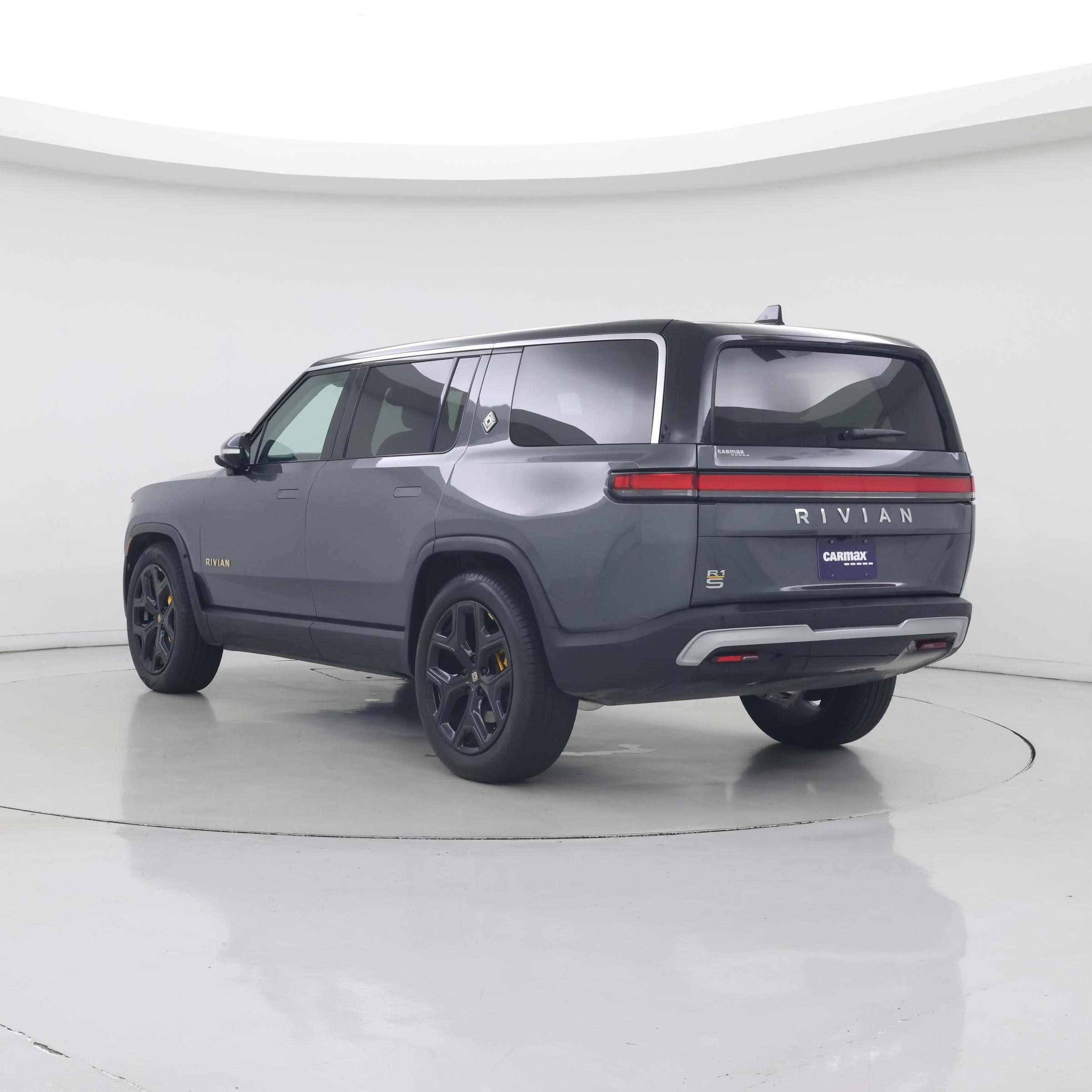 Thumbnail: 2023 Rivian R1S - 2