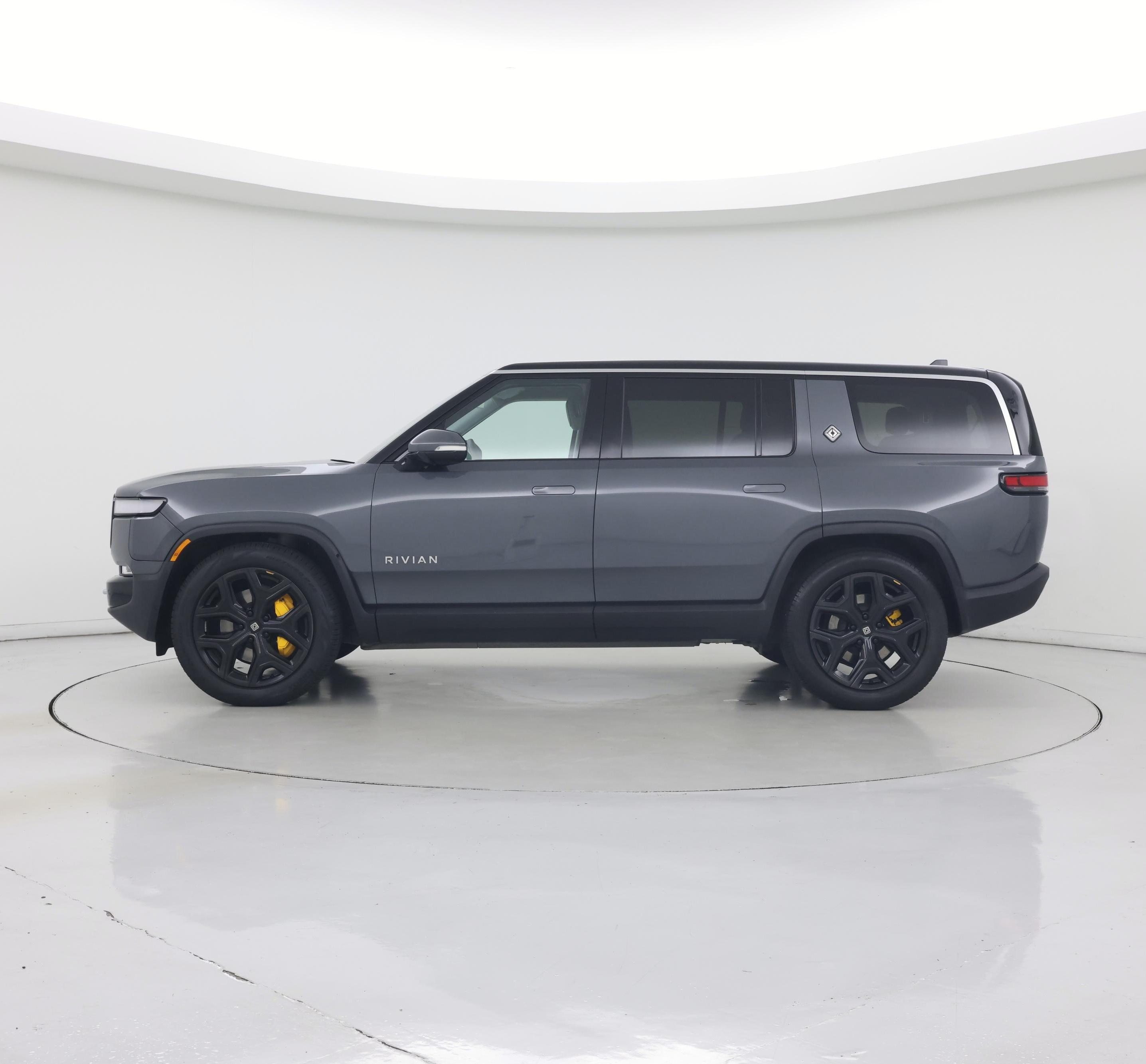 Thumbnail: 2023 Rivian R1S - 3
