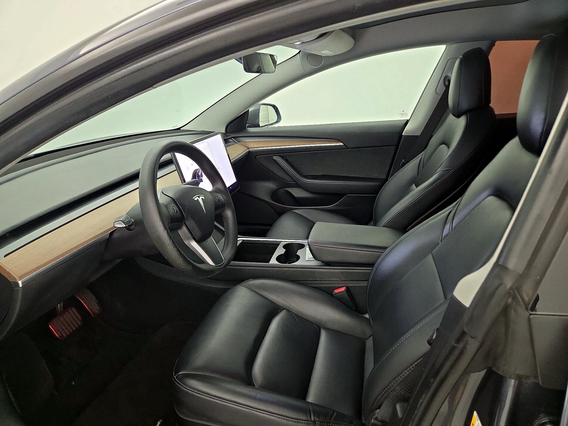 Thumbnail: 2023 Tesla Model 3 - 11