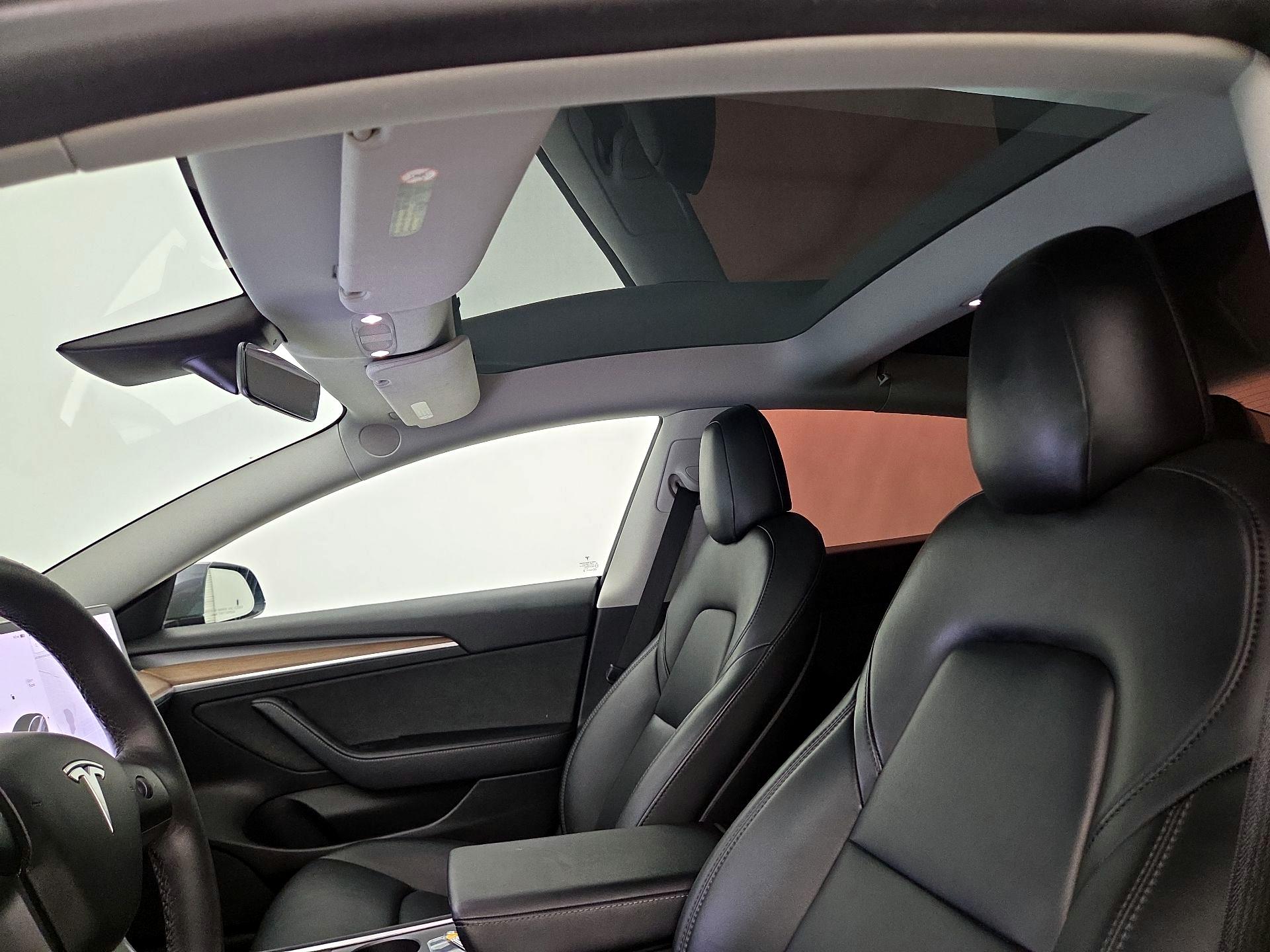 Thumbnail: 2023 Tesla Model 3 - 18