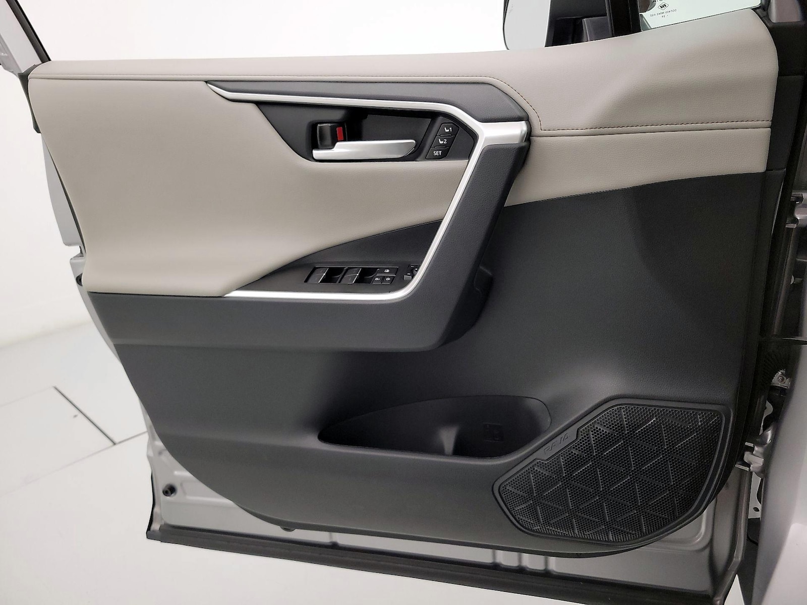 2024 Toyota RAV4 Limited - Photo 13