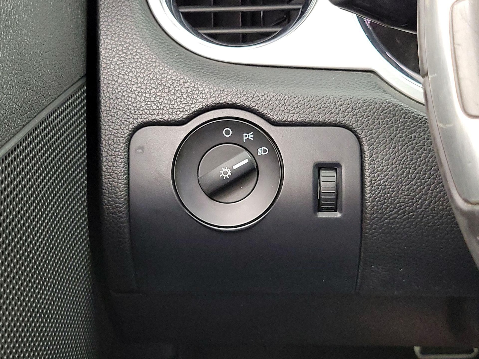 2014 Ford Mustang V6 Premium - Photo 14