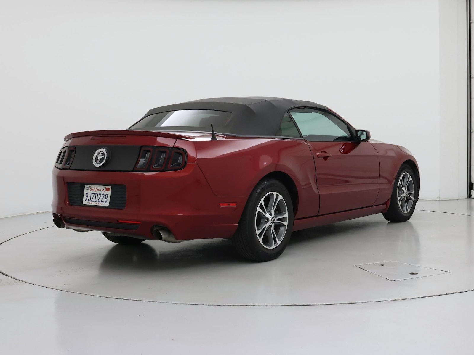 2014 Ford Mustang V6 Premium - Photo 9