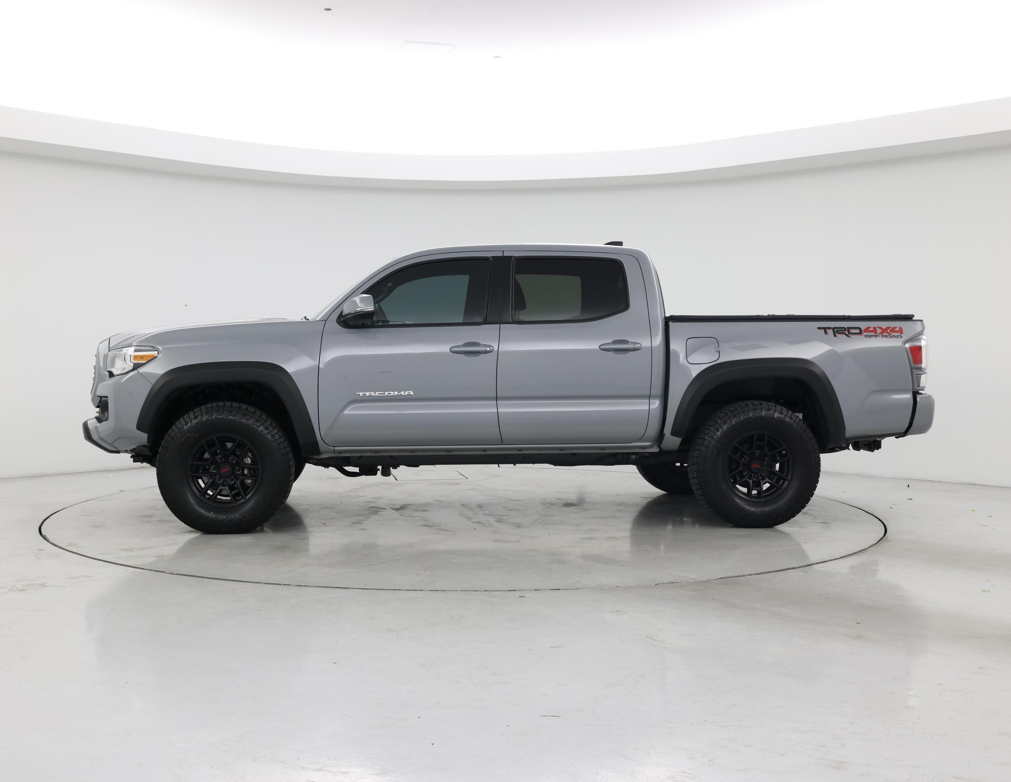 Thumbnail: 2021 Toyota Tacoma - 3
