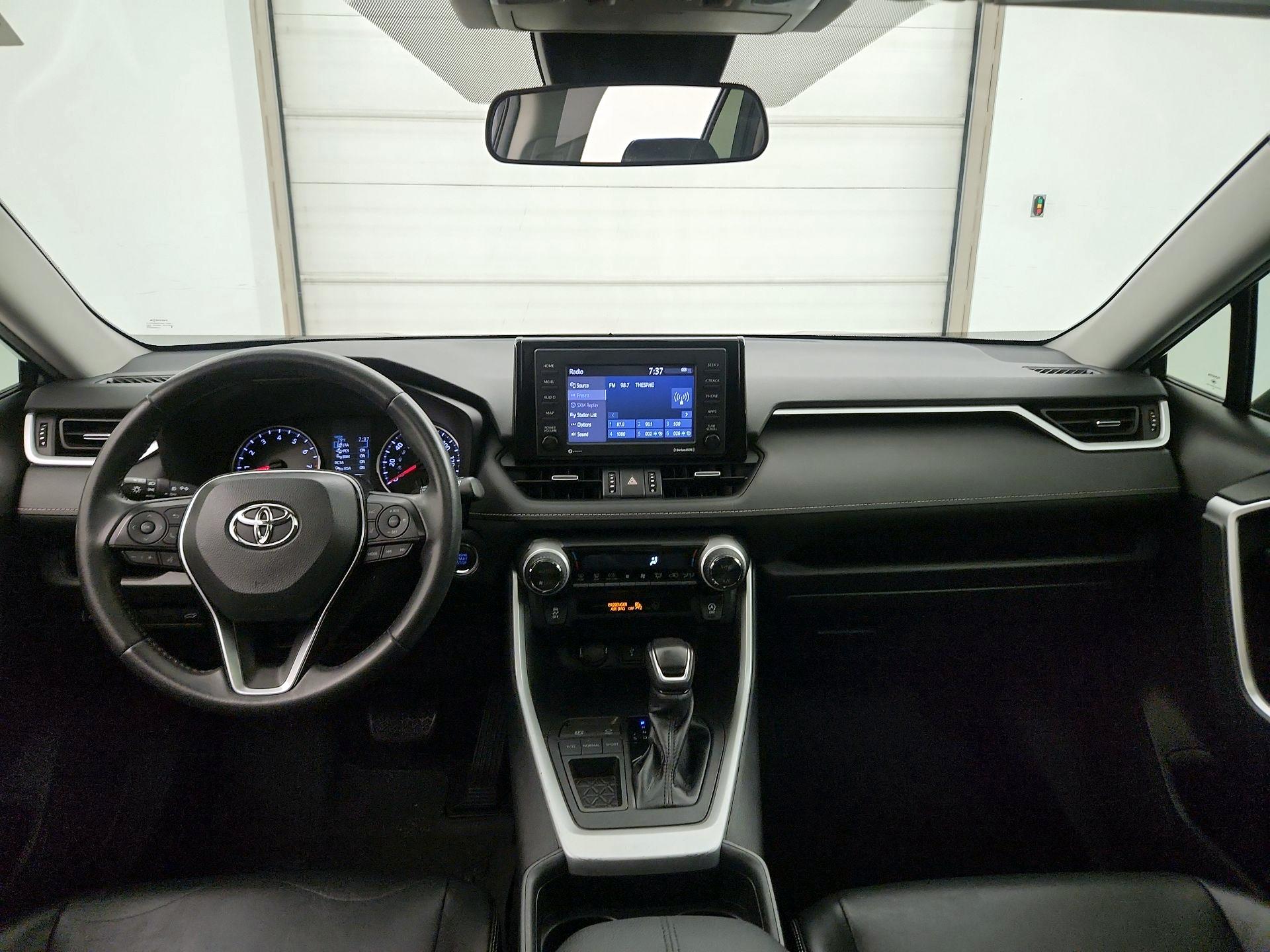 Thumbnail: 2020 Toyota RAV4 - 9