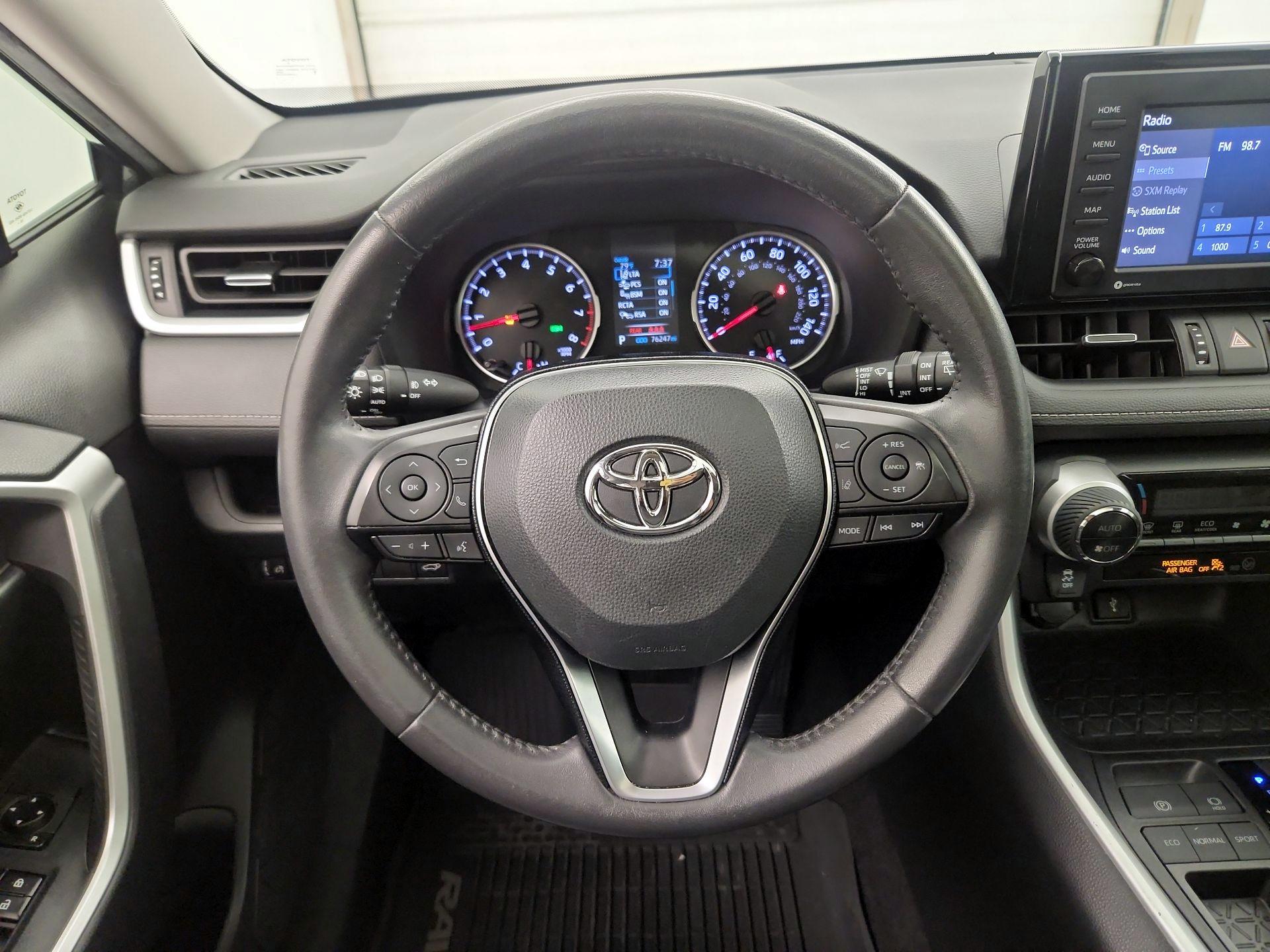 Thumbnail: 2020 Toyota RAV4 - 10