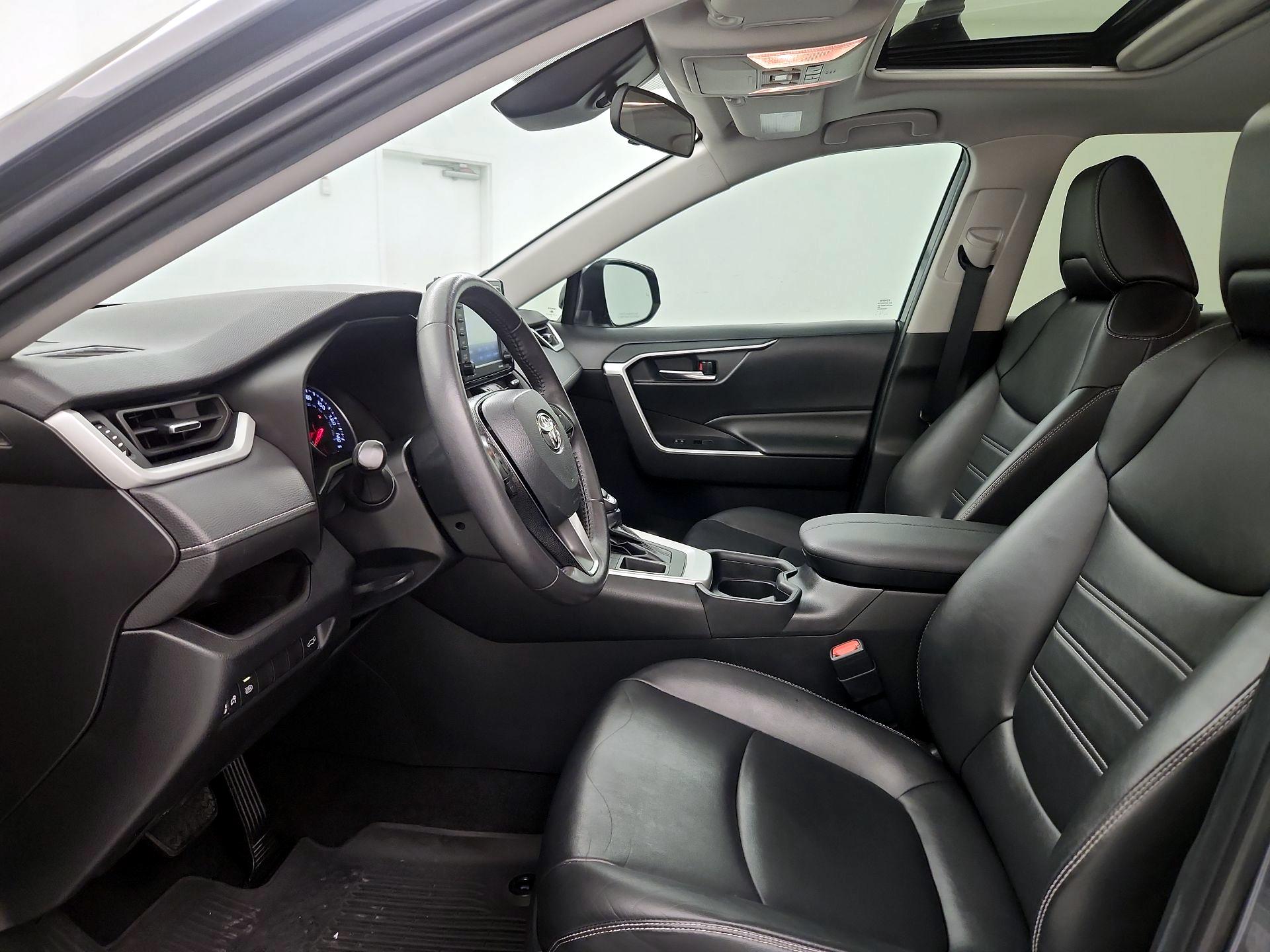 Thumbnail: 2020 Toyota RAV4 - 11