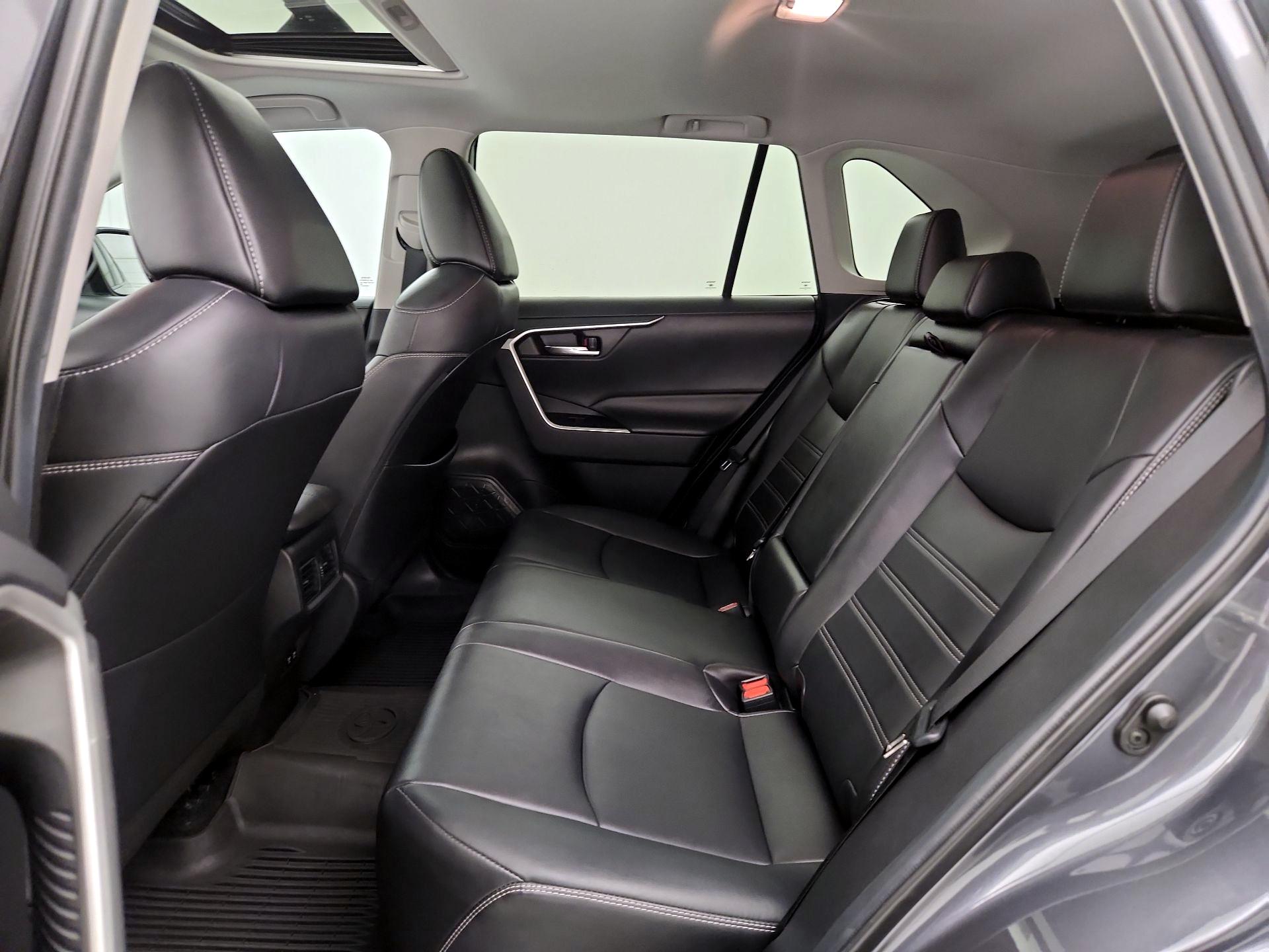 Thumbnail: 2020 Toyota RAV4 - 20