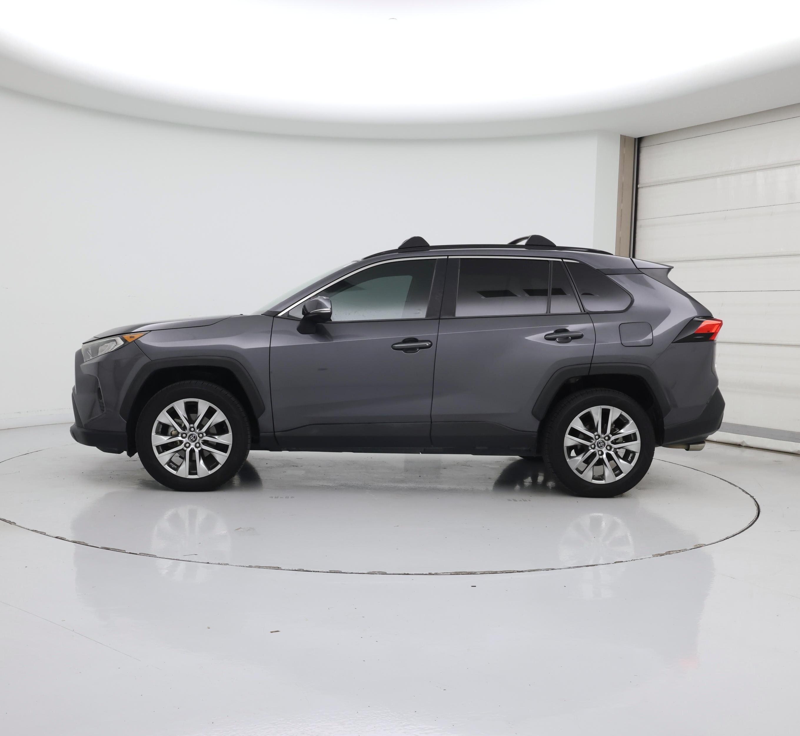 Thumbnail: 2020 Toyota RAV4 - 3