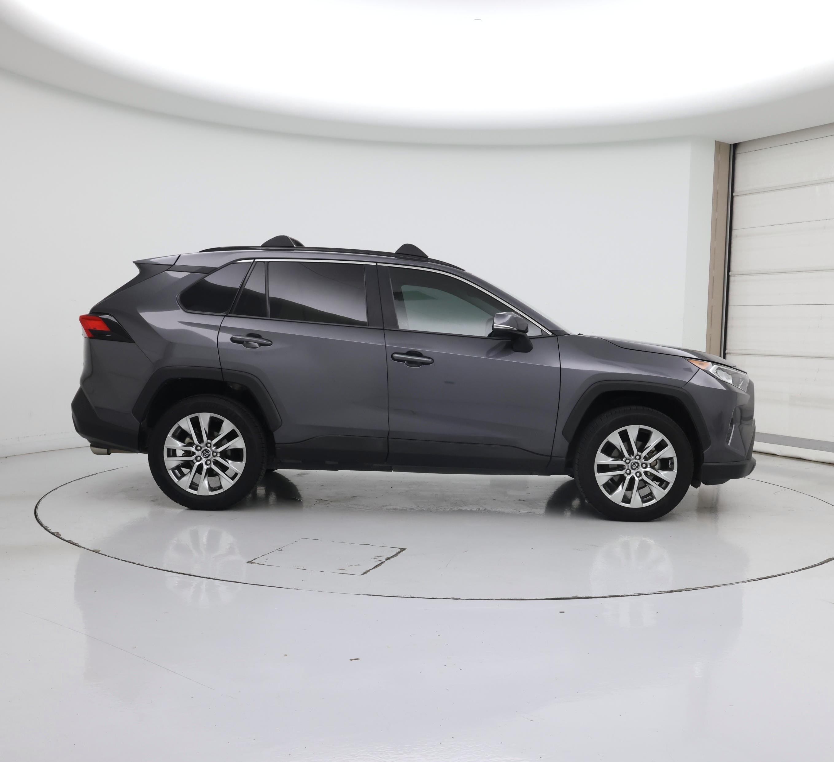 Thumbnail: 2020 Toyota RAV4 - 7