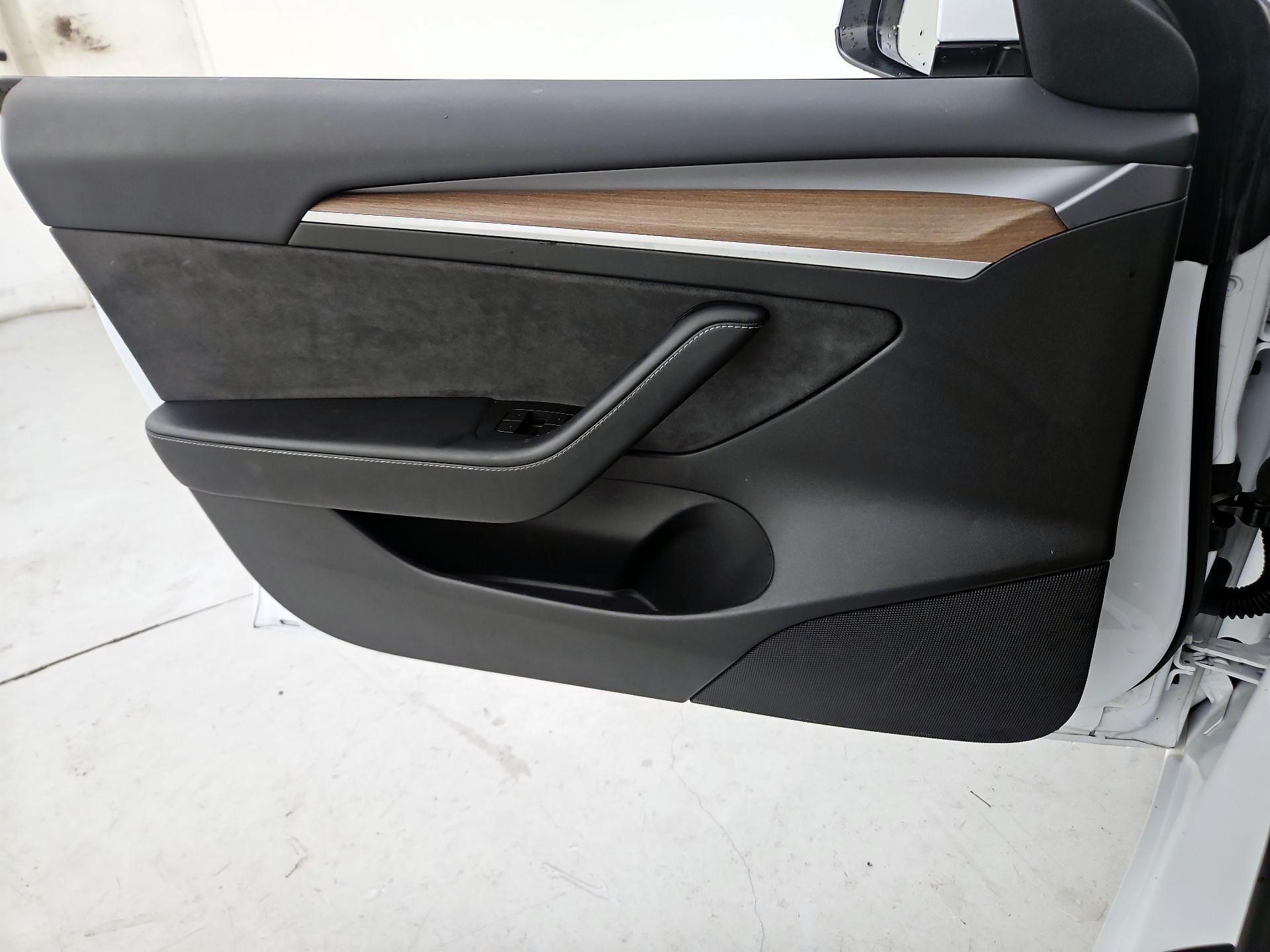 Thumbnail: 2023 Tesla Model 3 - 12