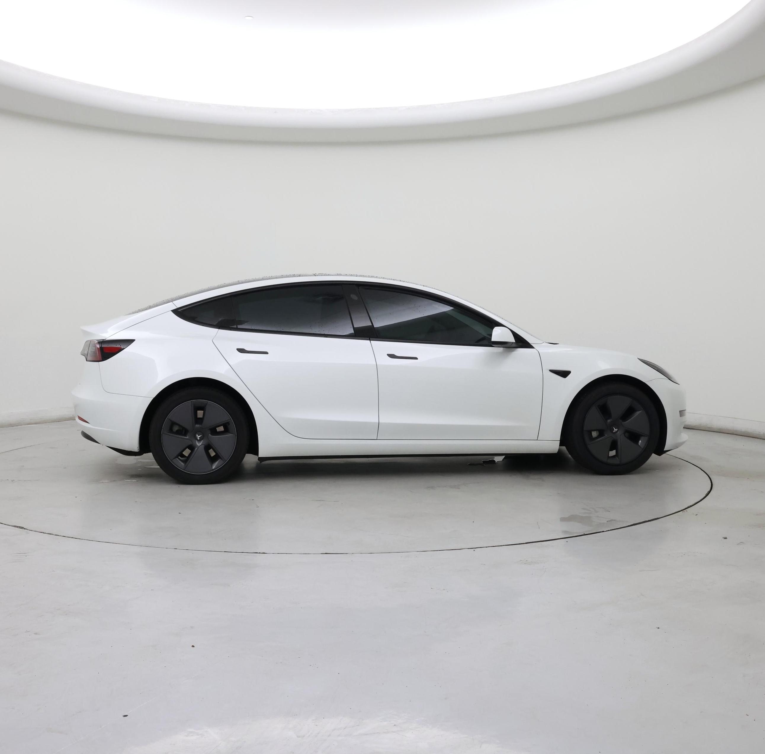 Thumbnail: 2023 Tesla Model 3 - 7