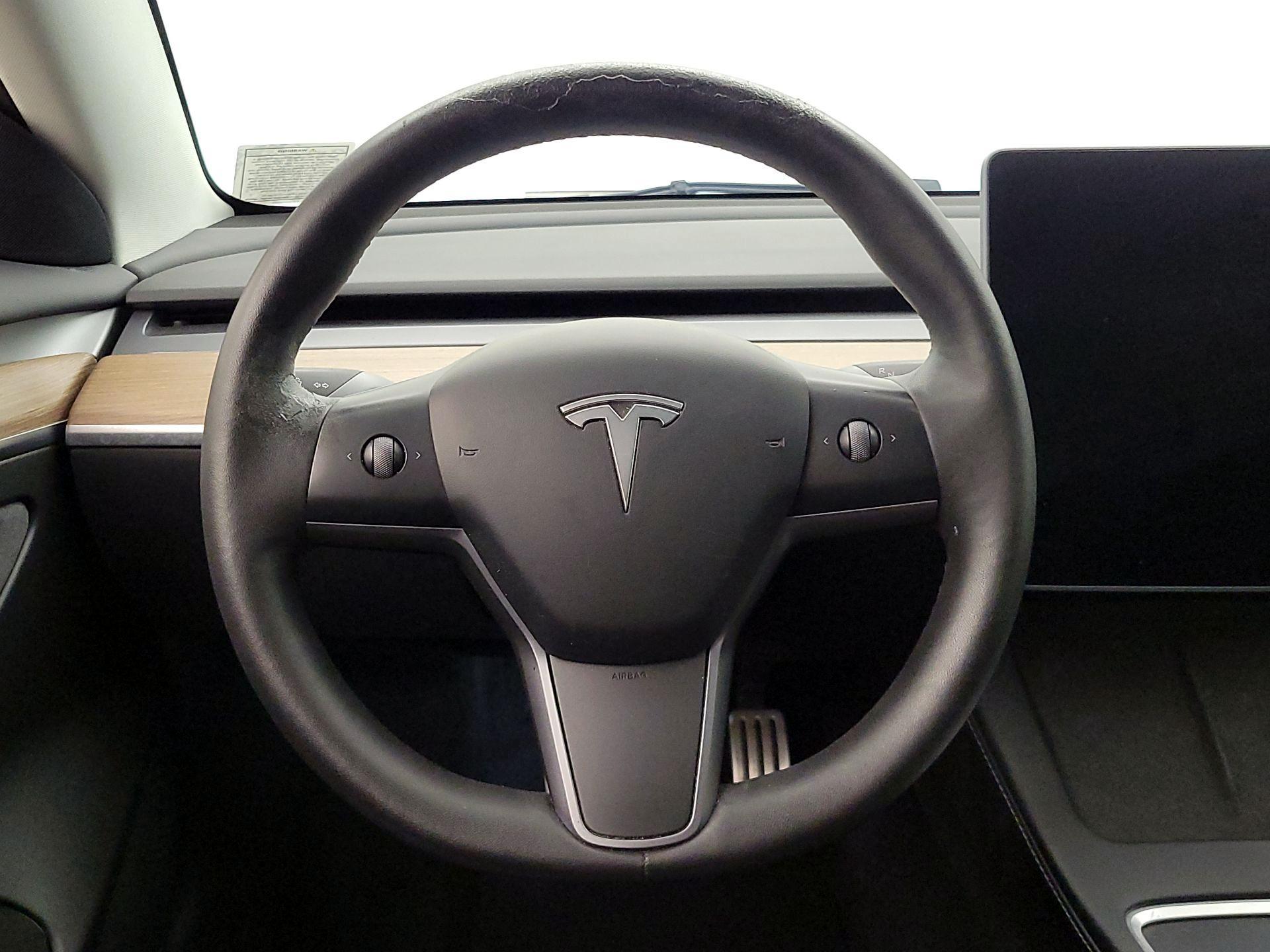 Thumbnail: 2023 Tesla Model 3 - 10