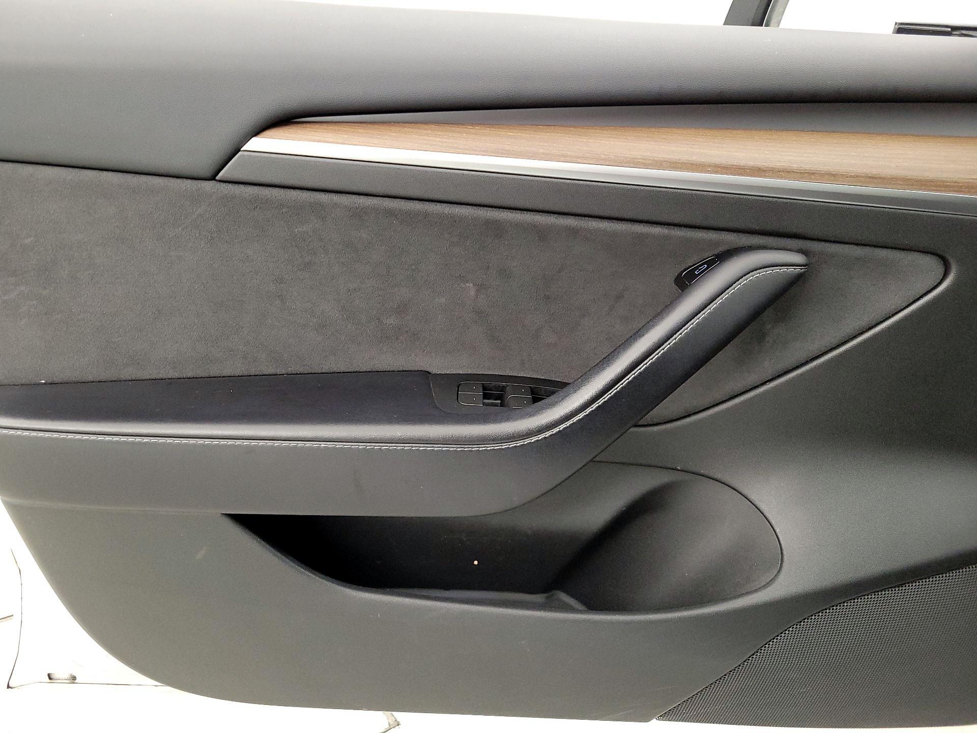 Thumbnail: 2023 Tesla Model 3 - 12