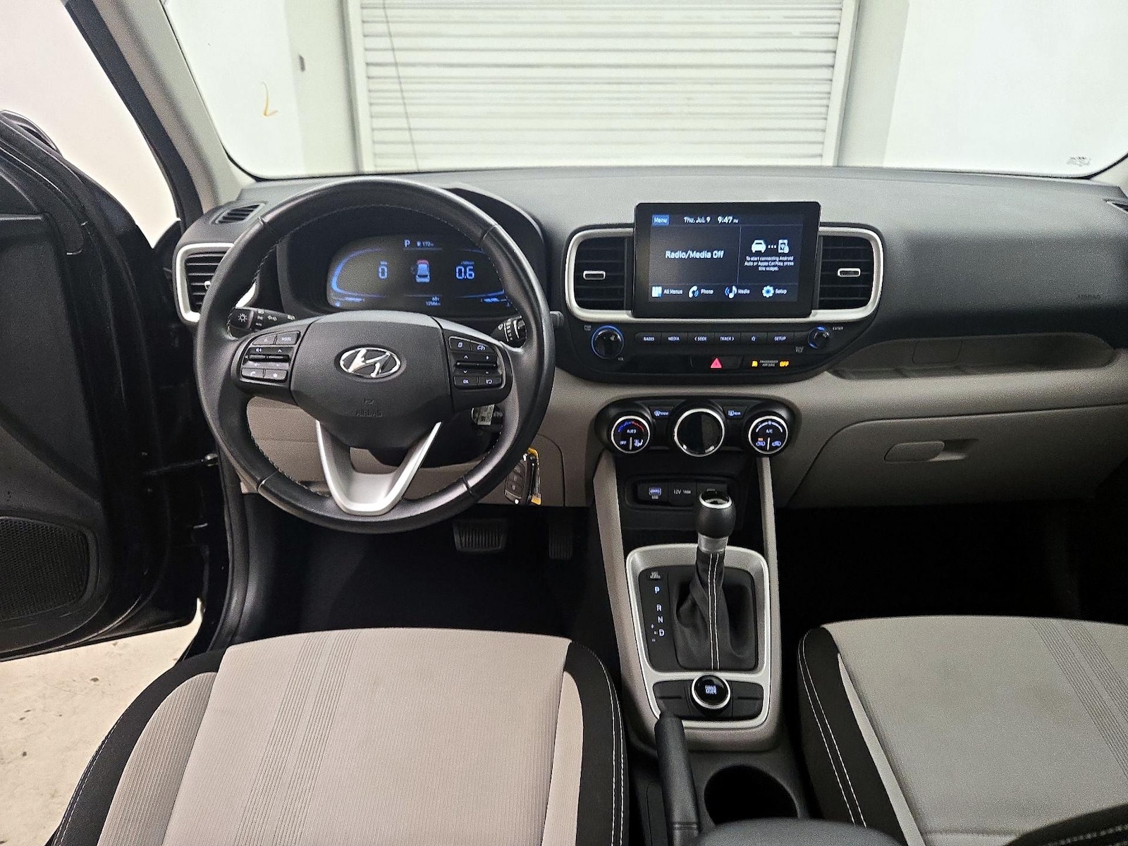 2023 Hyundai Venue SEL - Photo 10