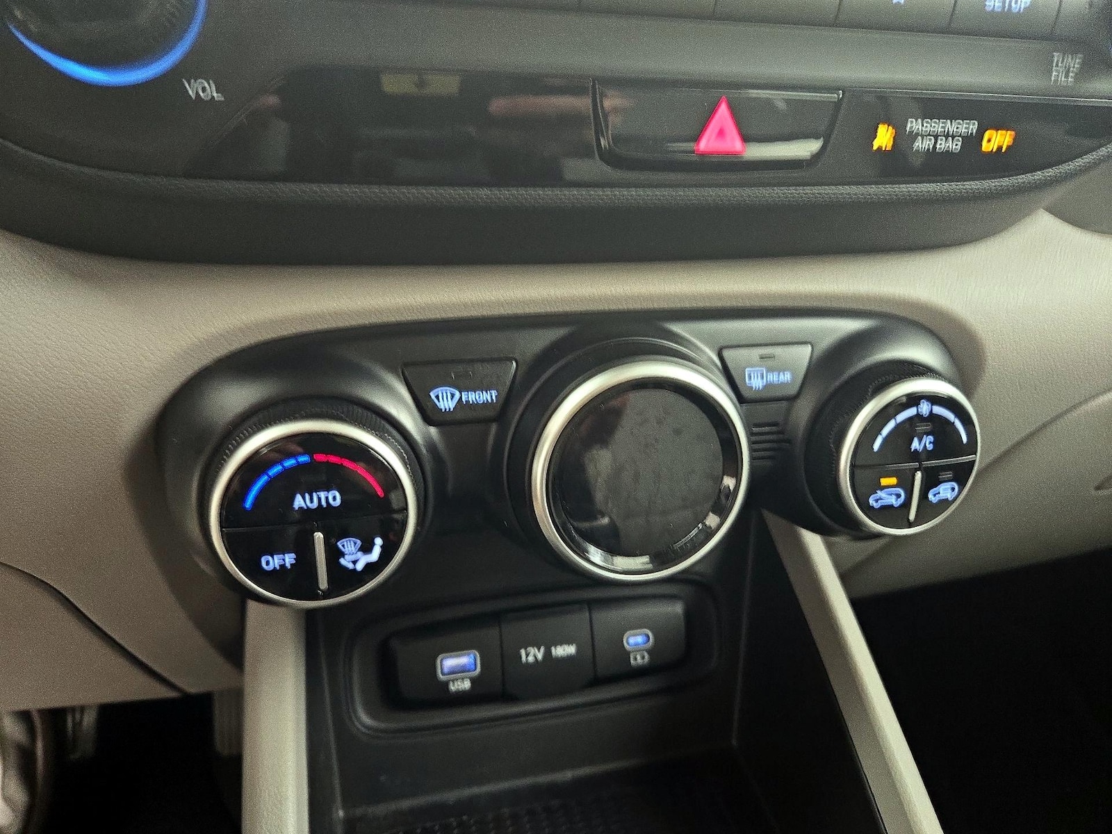 2023 Hyundai Venue SEL - Photo 17