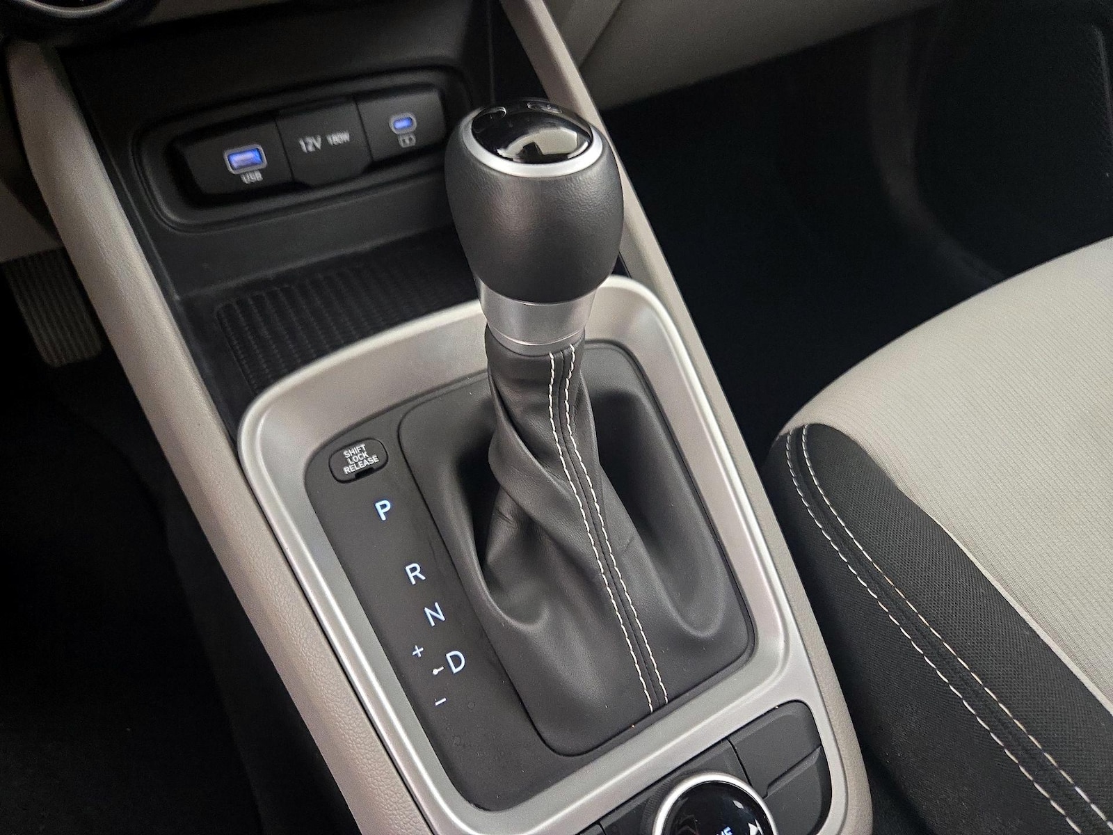 2023 Hyundai Venue SEL - Photo 18