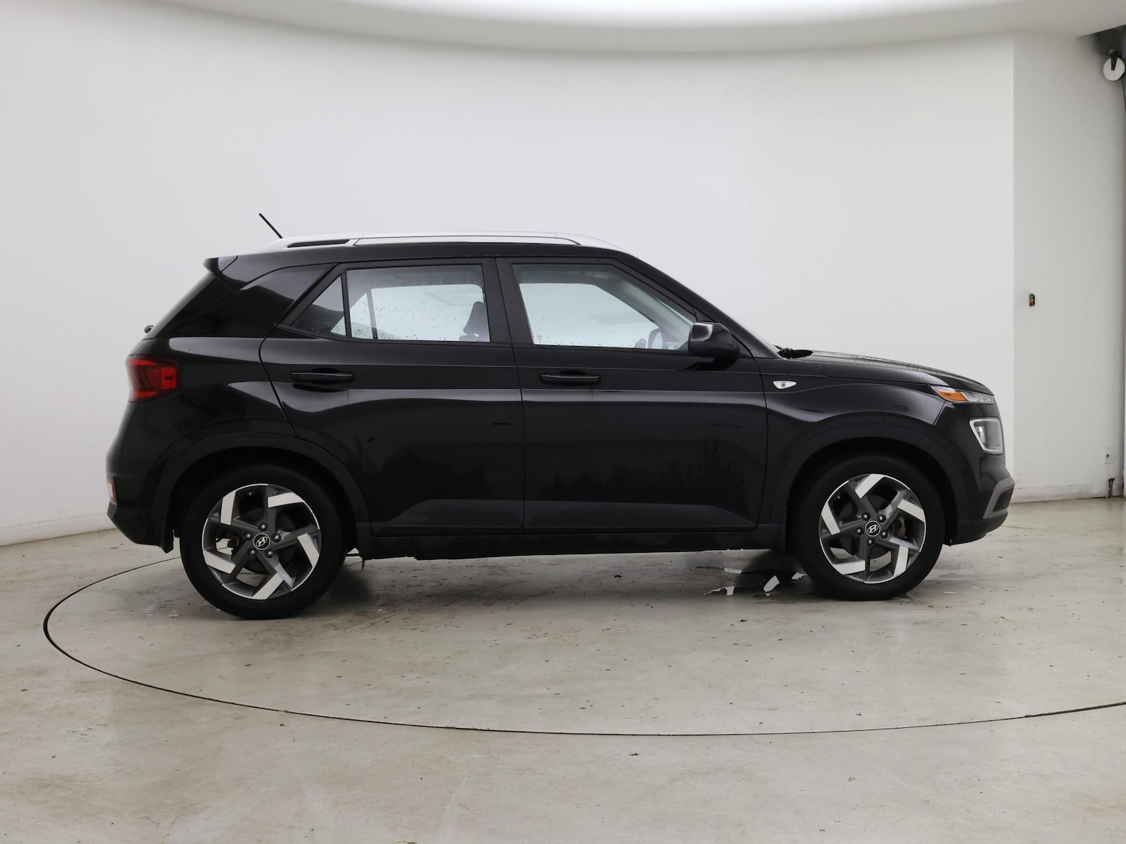 2023 Hyundai Venue SEL - Photo 8