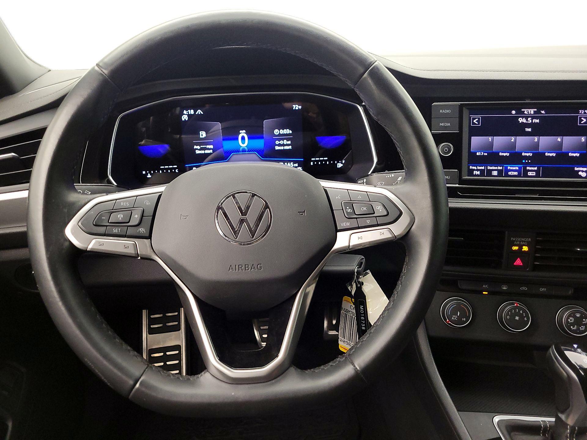 Thumbnail: 2023 Volkswagen Jetta - 10