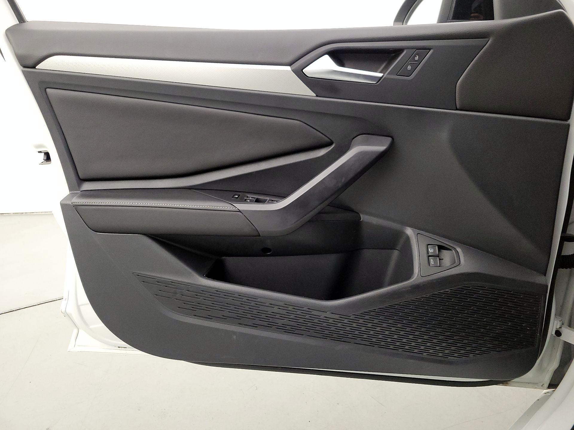 Thumbnail: 2023 Volkswagen Jetta - 12