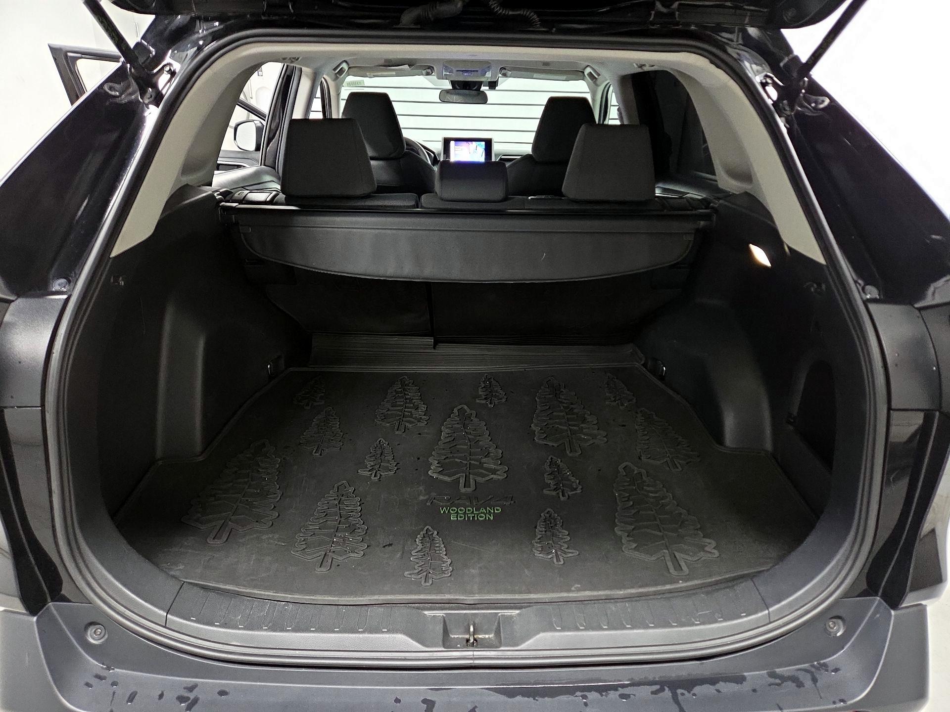 Thumbnail: 2025 Toyota RAV4 - 20