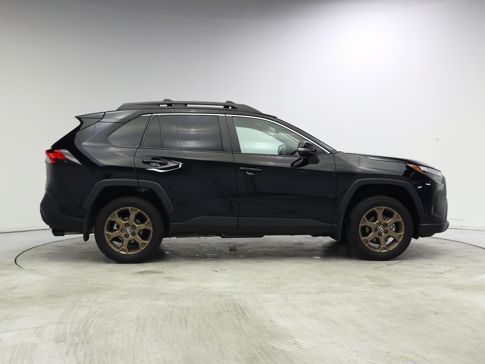 2025 Toyota RAV4 Woodland Edition - Photo 8