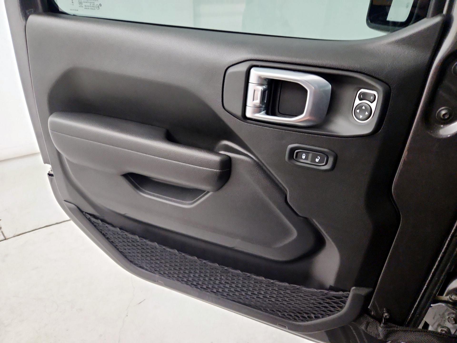 Thumbnail: 2023 Jeep Gladiator - 12