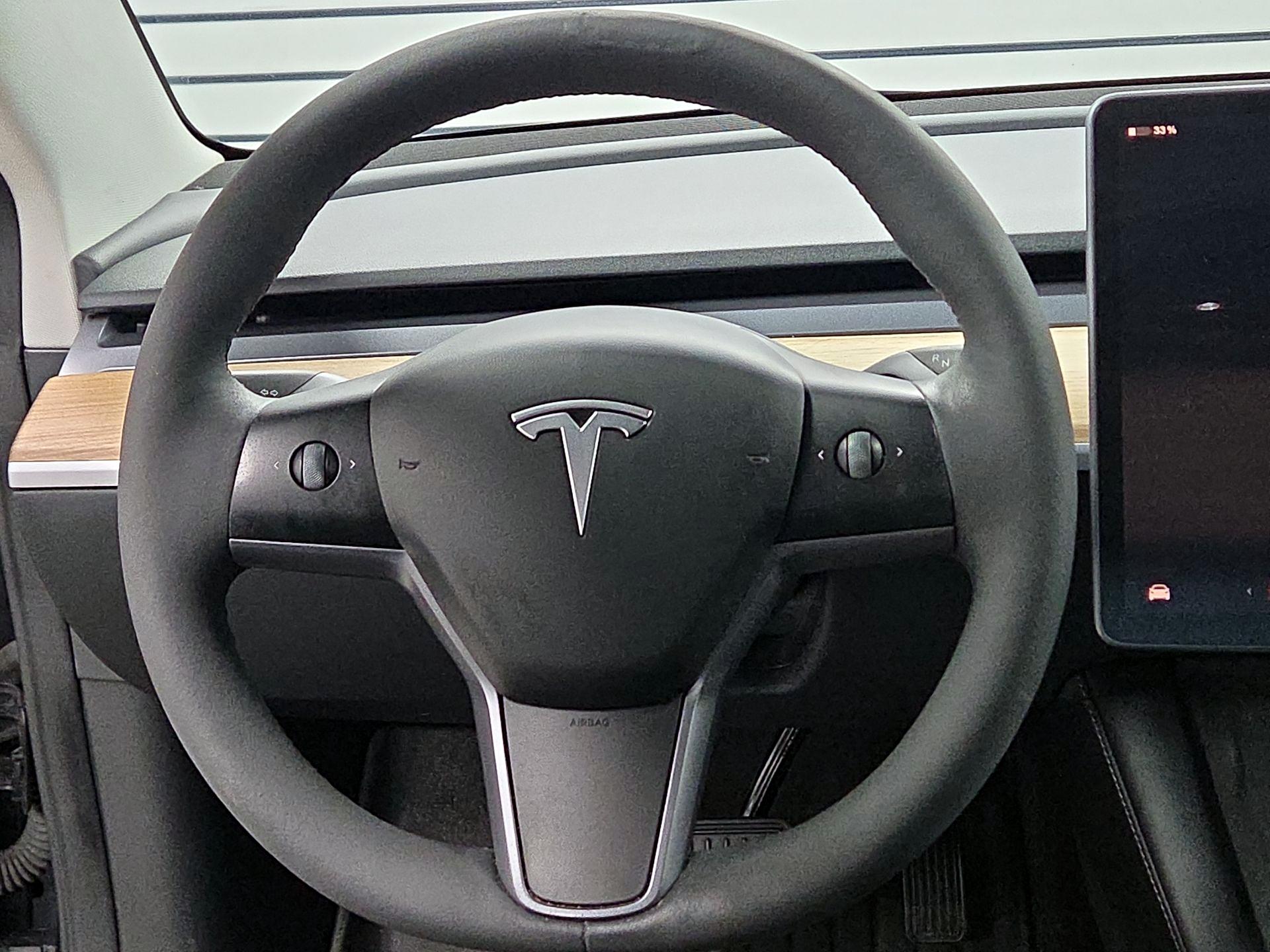 Thumbnail: 2023 Tesla Model 3 - 10