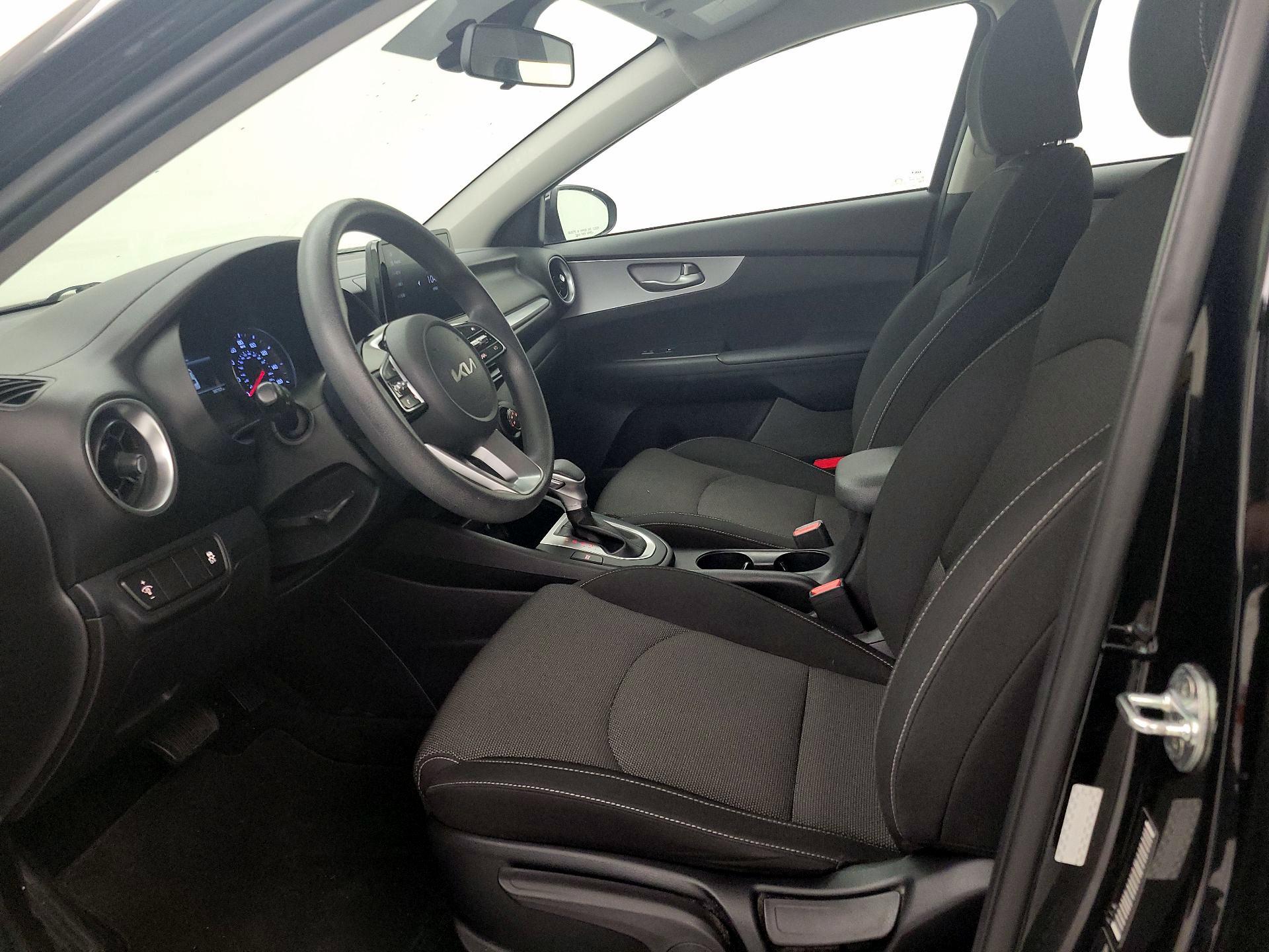 Thumbnail: 2022 Kia Forte - 11