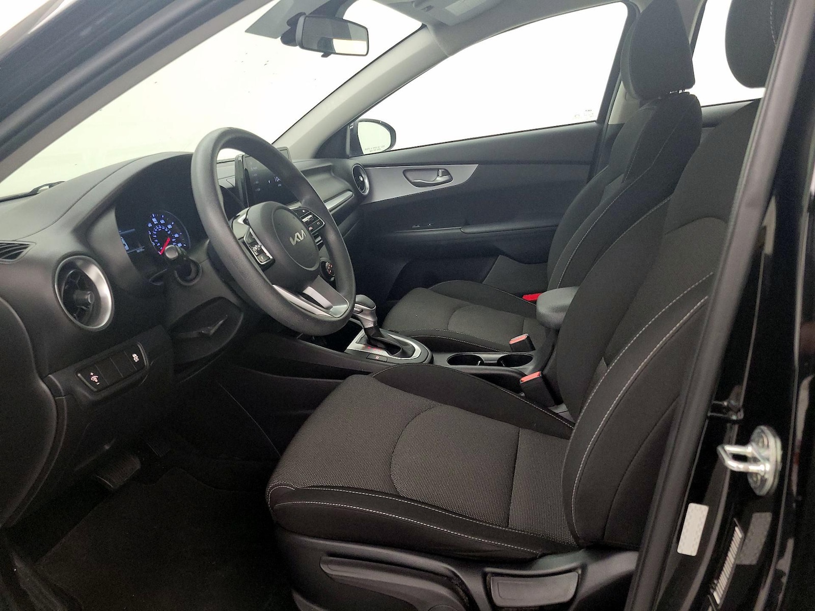 2022 Kia FORTE LXS - Photo 12