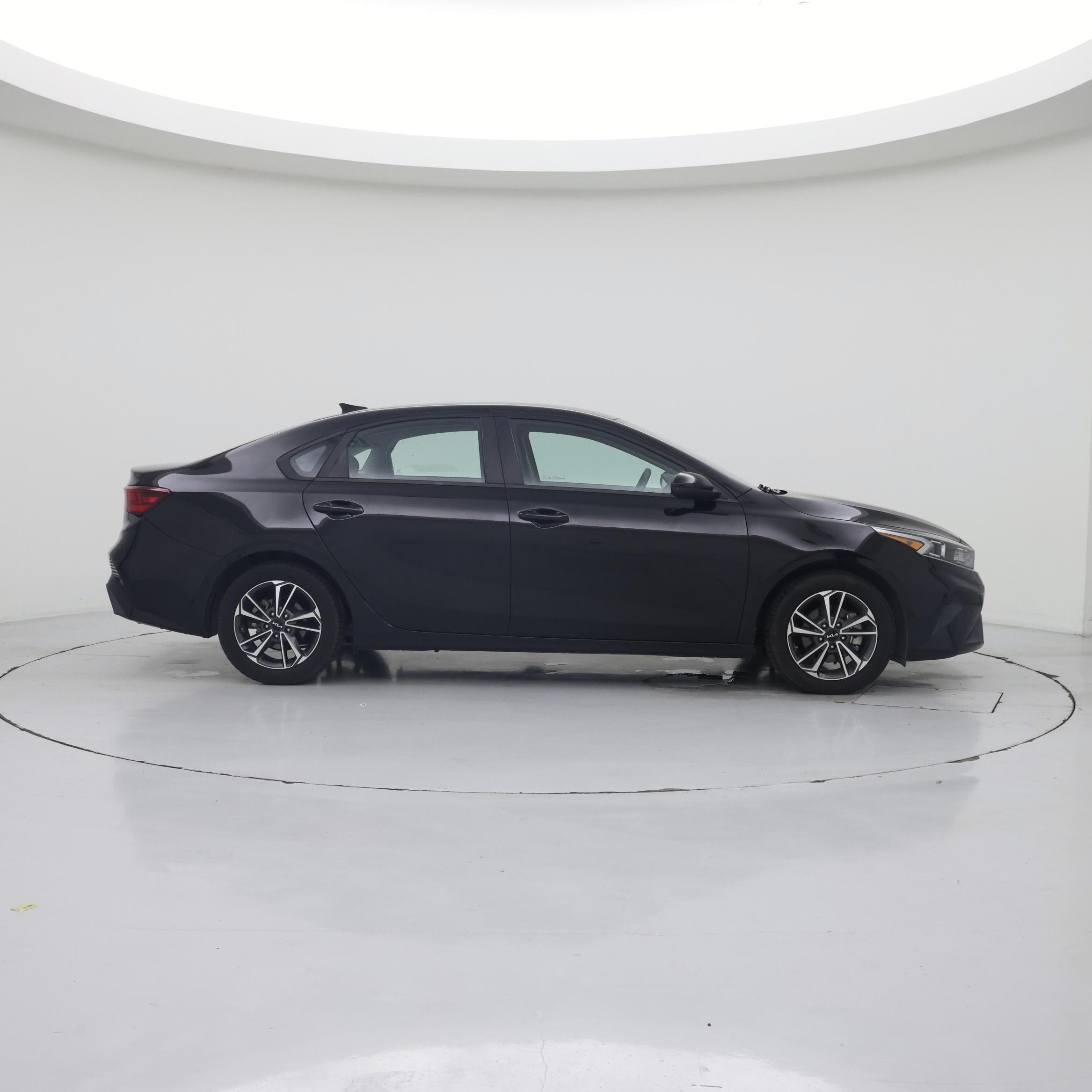 Thumbnail: 2022 Kia Forte - 7