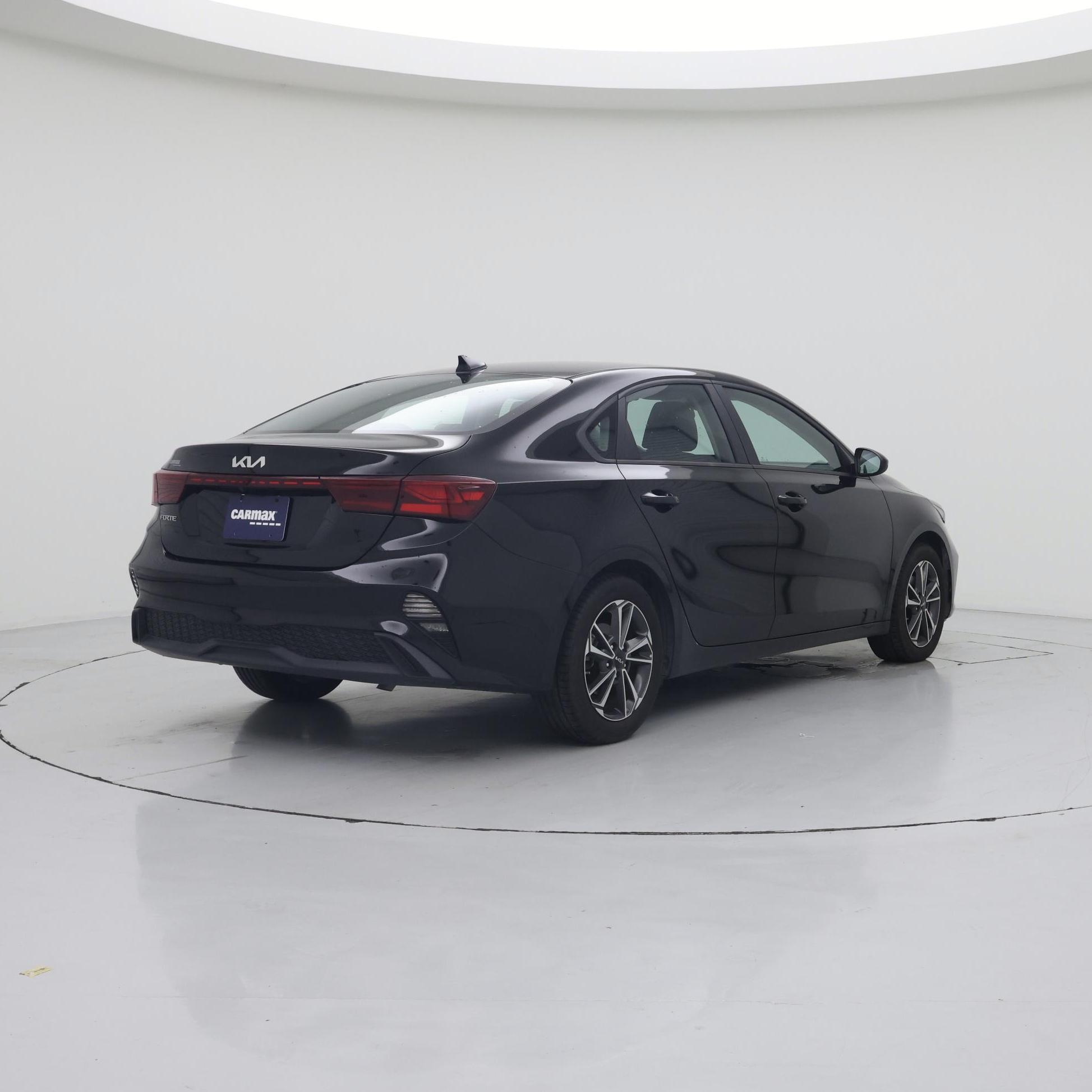 Thumbnail: 2022 Kia Forte - 8