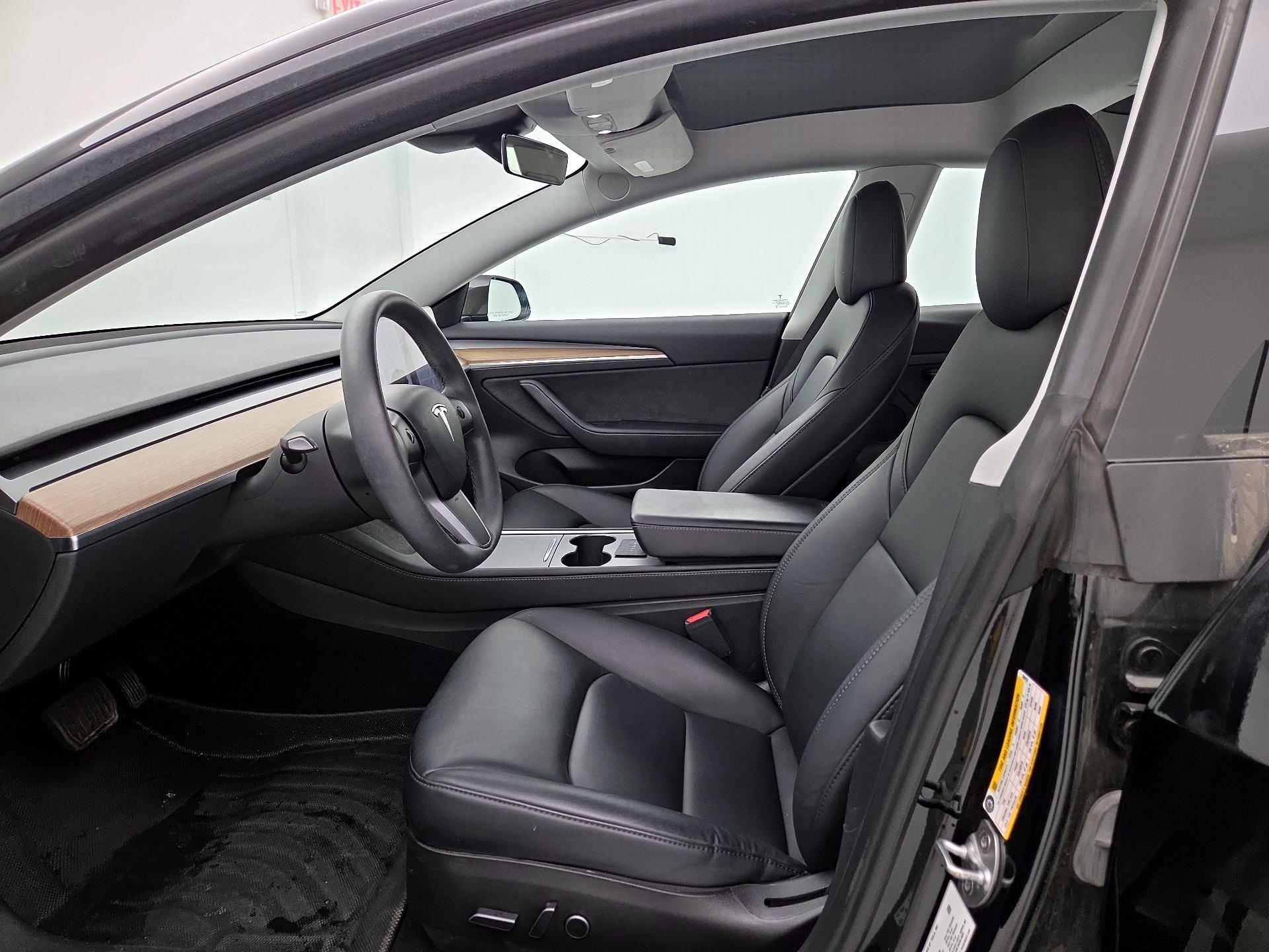 Thumbnail: 2023 Tesla Model 3 - 11