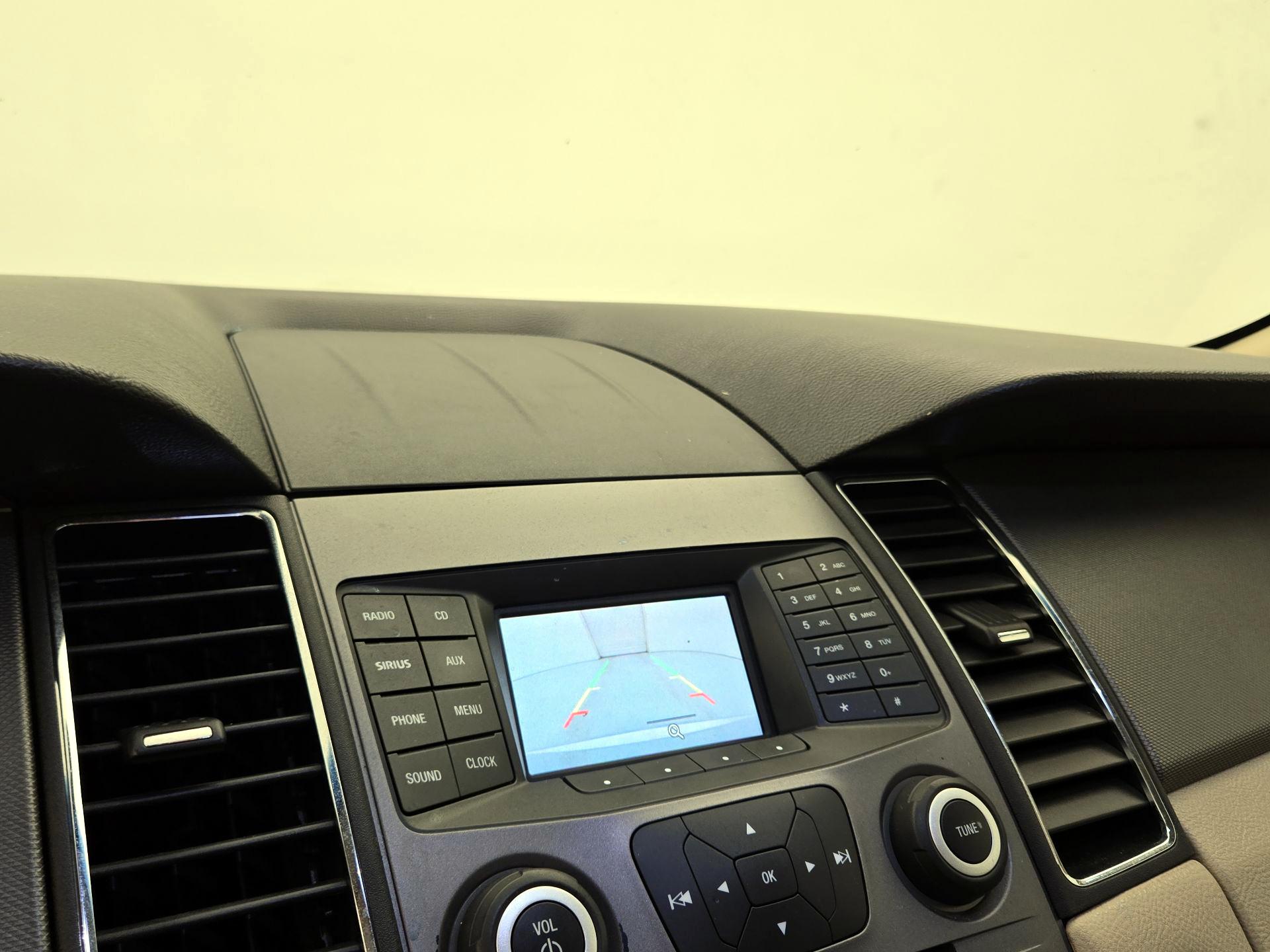 Thumbnail: 2018 Ford Taurus - 14