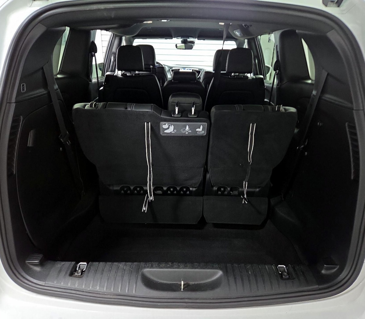 Trunk/Cargo (Seats Up)