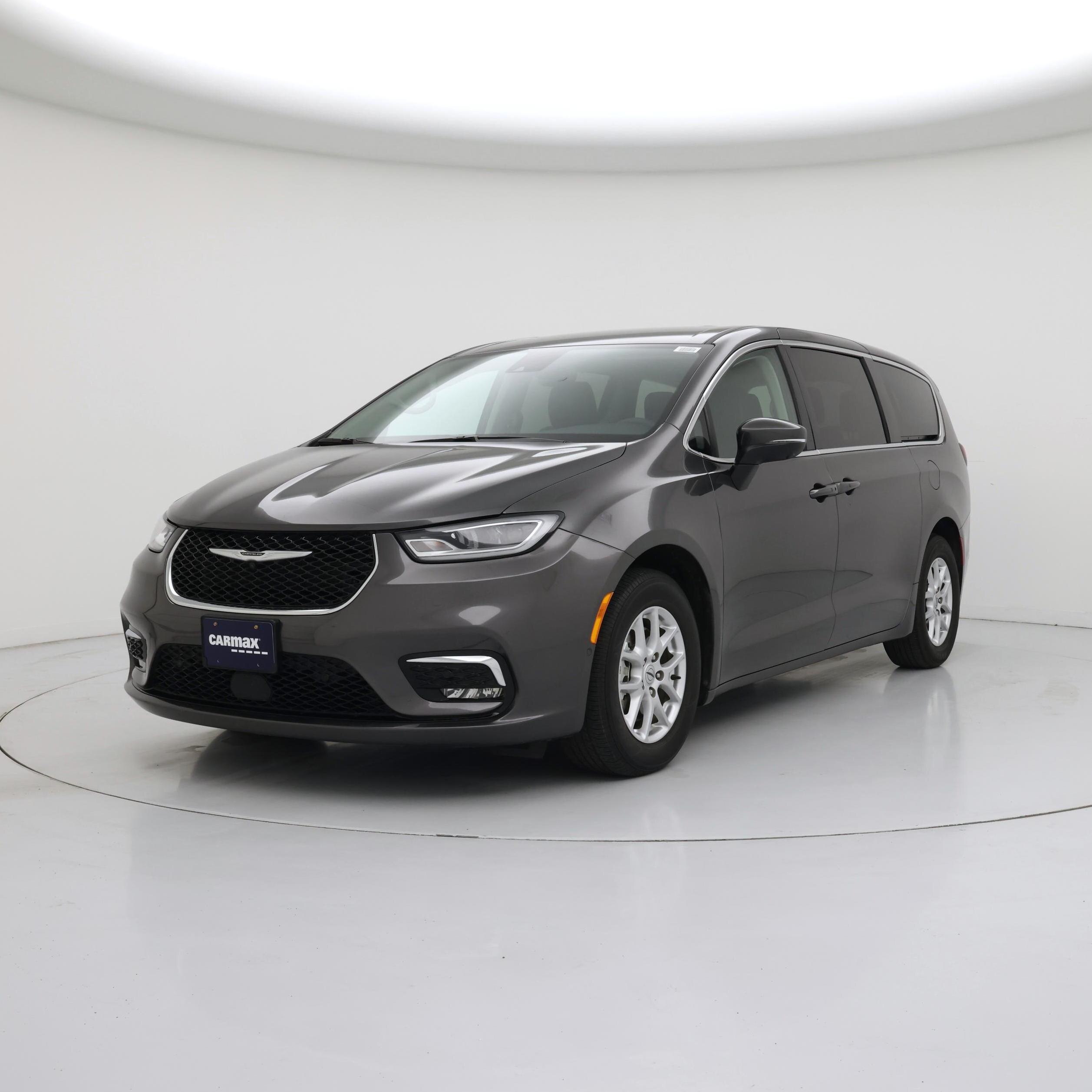 Thumbnail: 2023 Chrysler Pacifica - 4