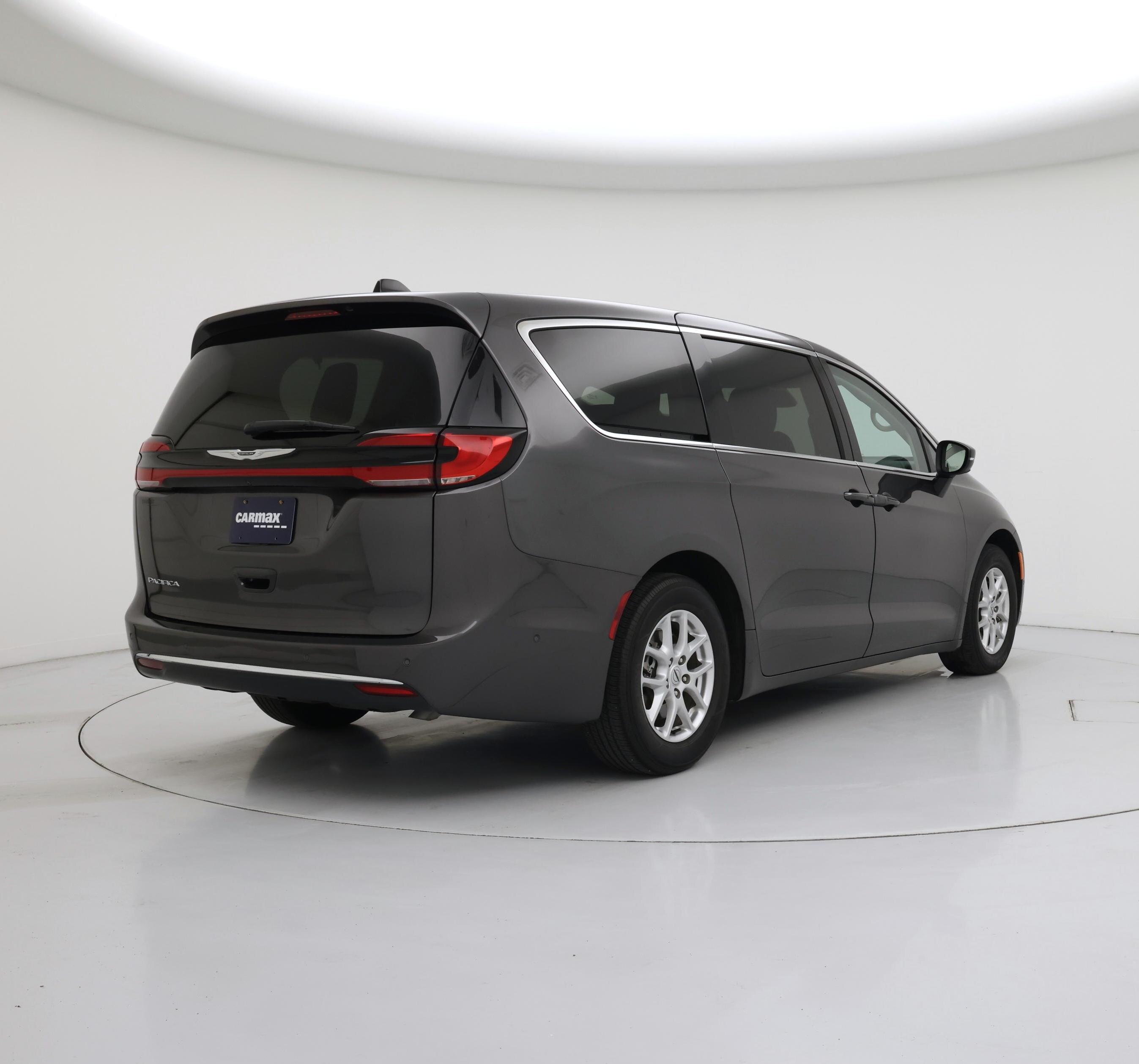 Thumbnail: 2023 Chrysler Pacifica - 8