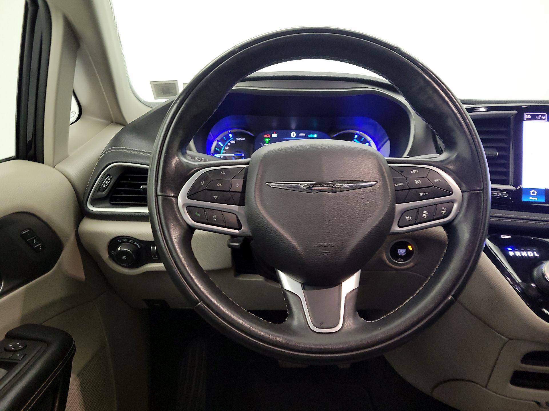 Thumbnail: 2022 Chrysler Pacifica - 10