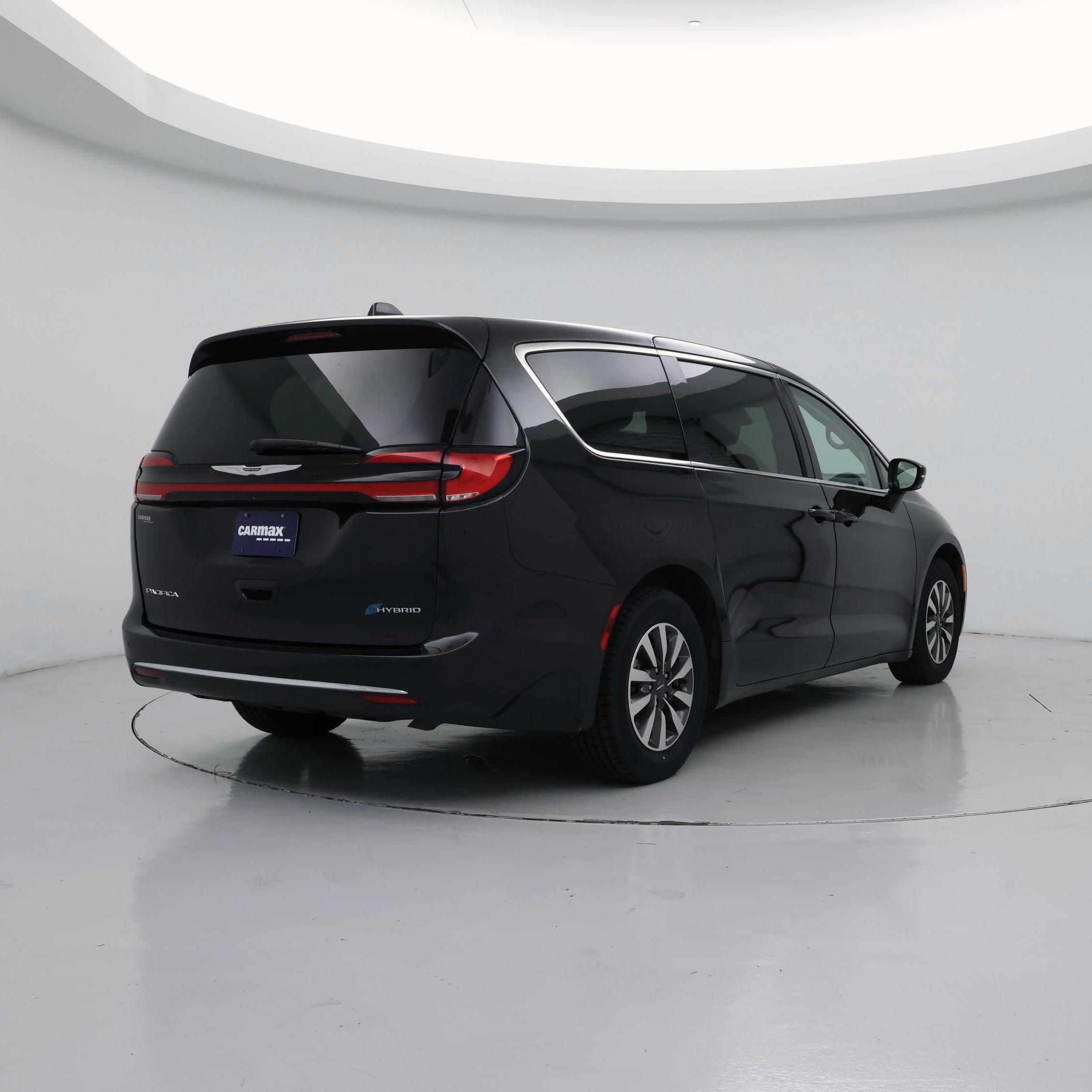 Thumbnail: 2022 Chrysler Pacifica - 8