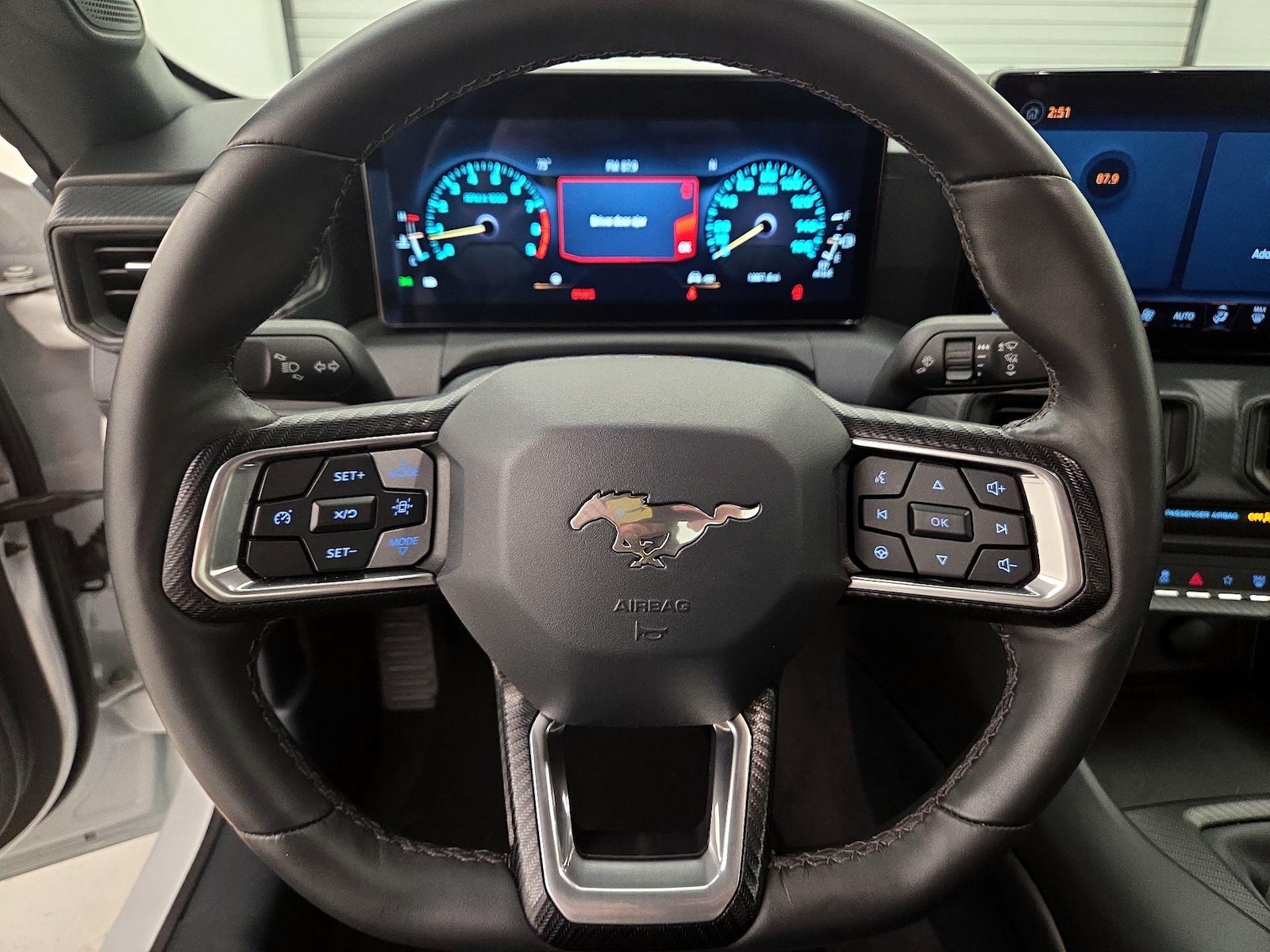 2024 Ford Mustang GT - Photo 11