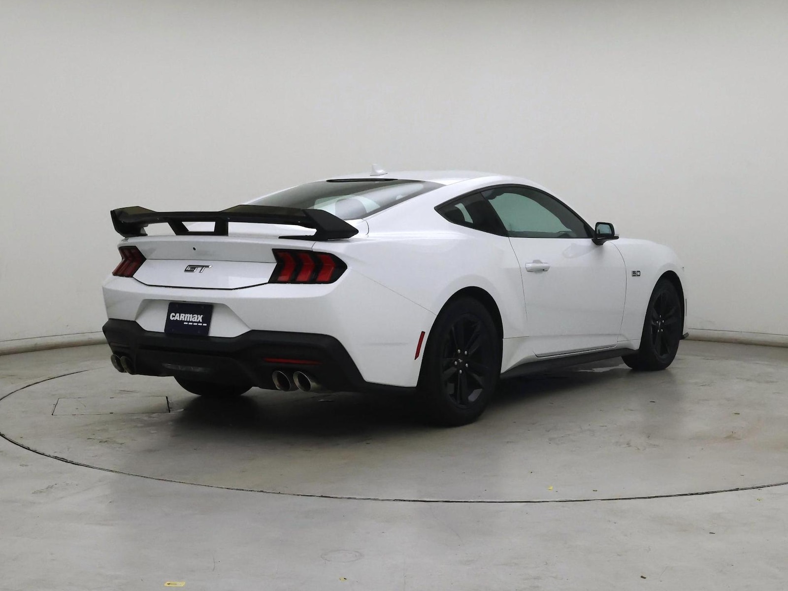2024 Ford Mustang GT - Photo 9