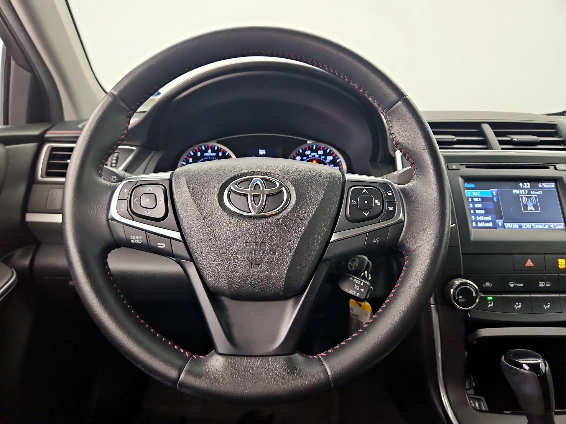 Thumbnail: 2015 Toyota Camry - 10