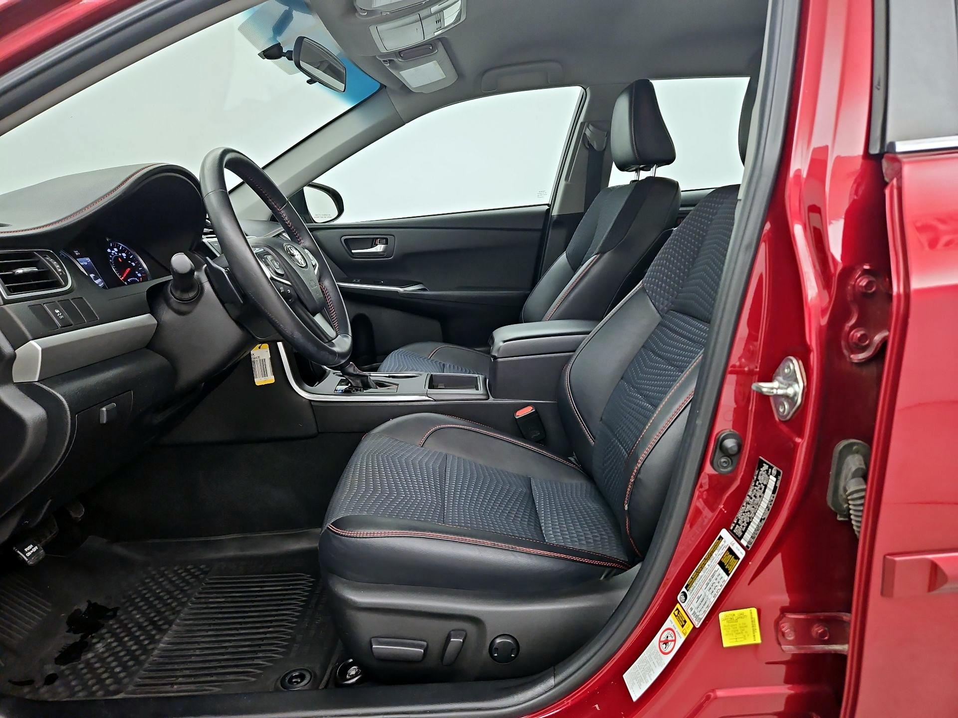 Thumbnail: 2015 Toyota Camry - 11