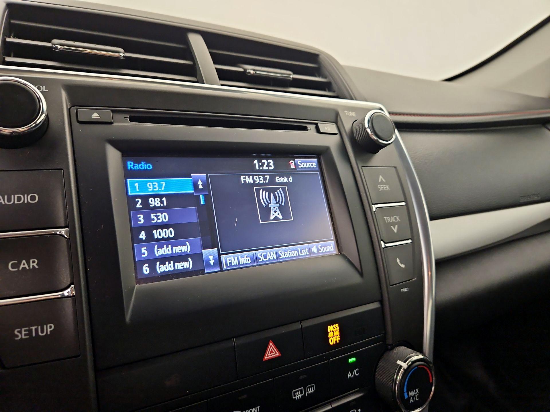 Thumbnail: 2015 Toyota Camry - 14