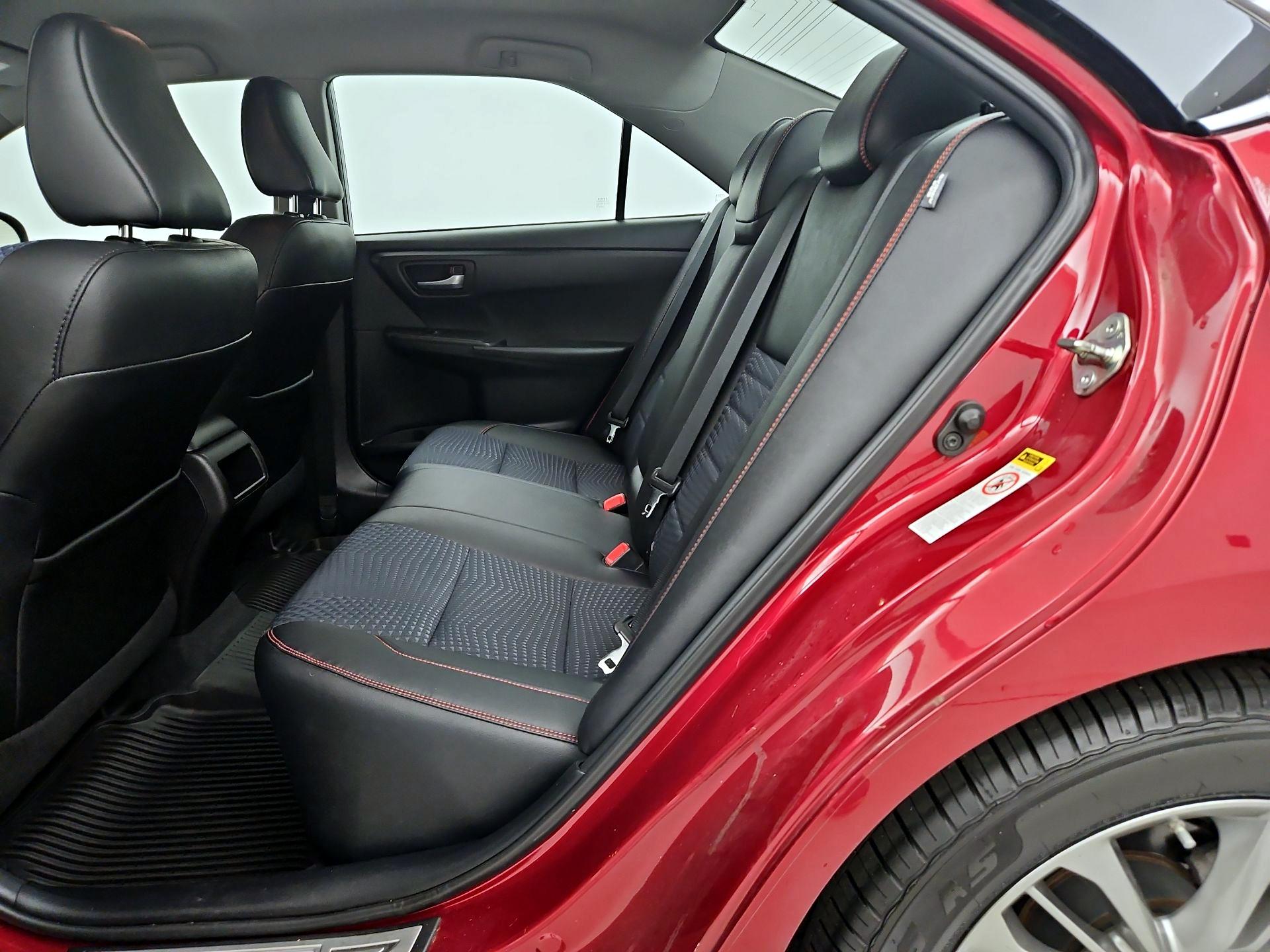Thumbnail: 2015 Toyota Camry - 18
