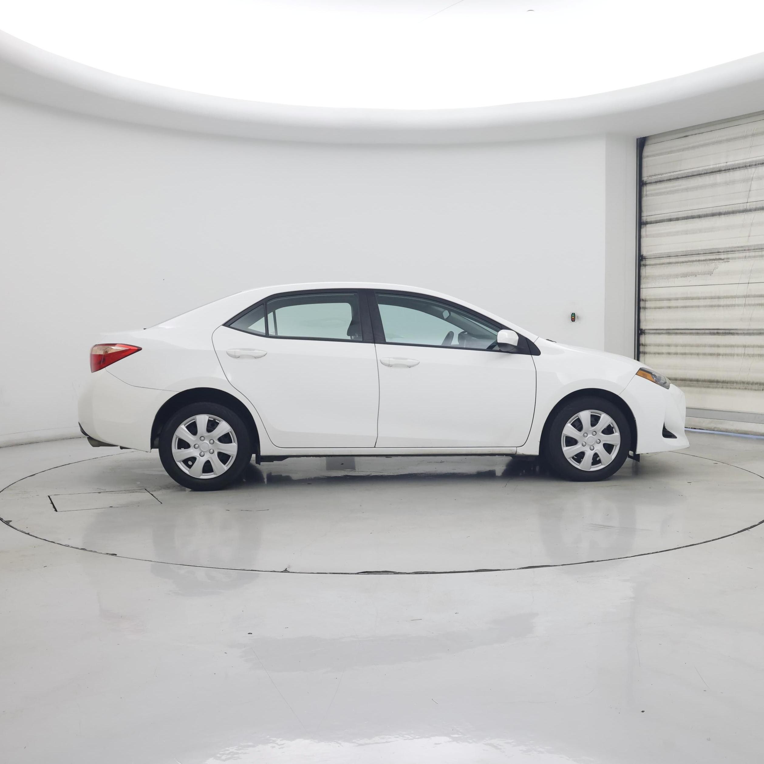 Thumbnail: 2017 Toyota Corolla - 7