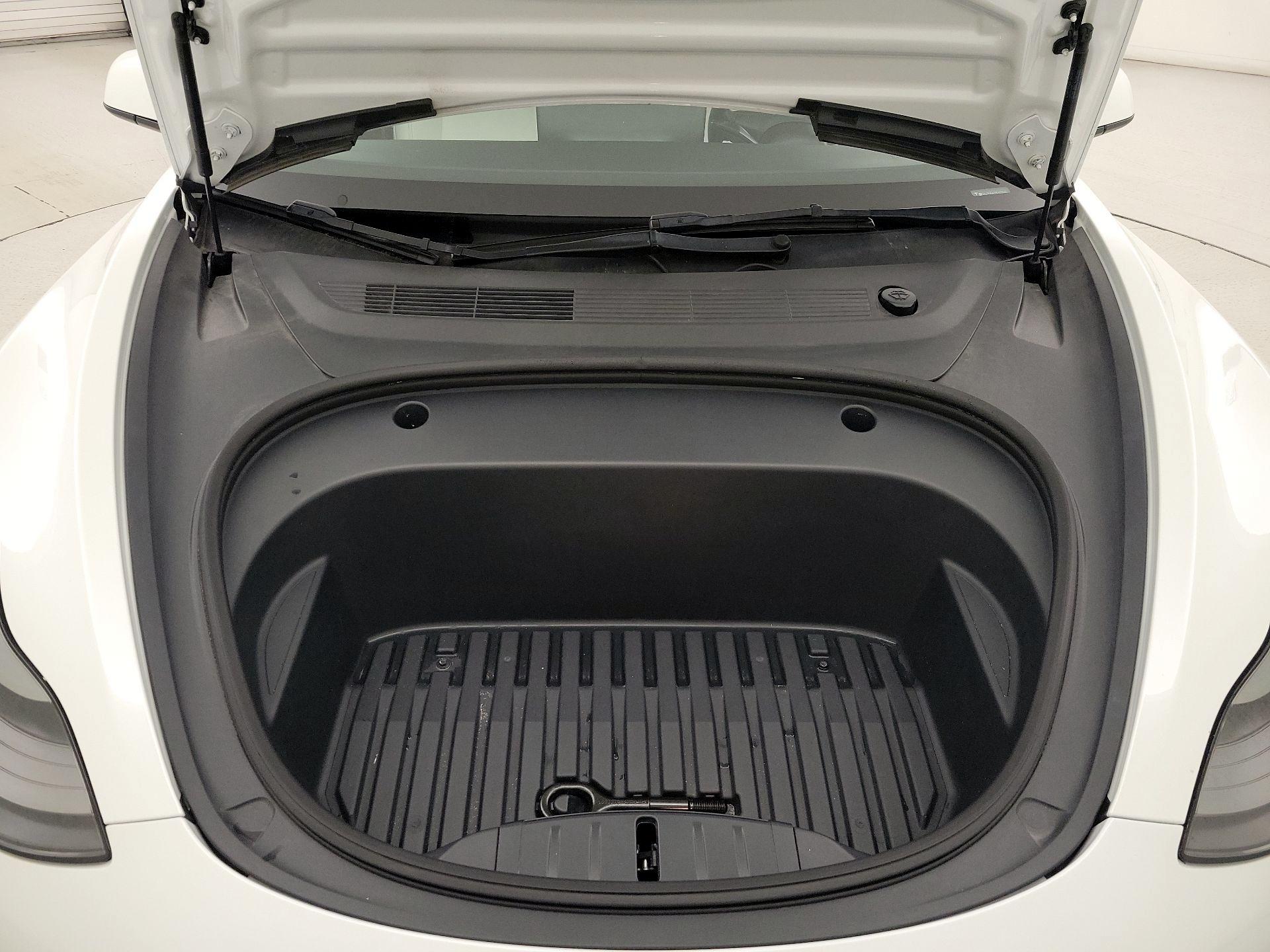 Thumbnail: 2023 Tesla Model 3 - 20