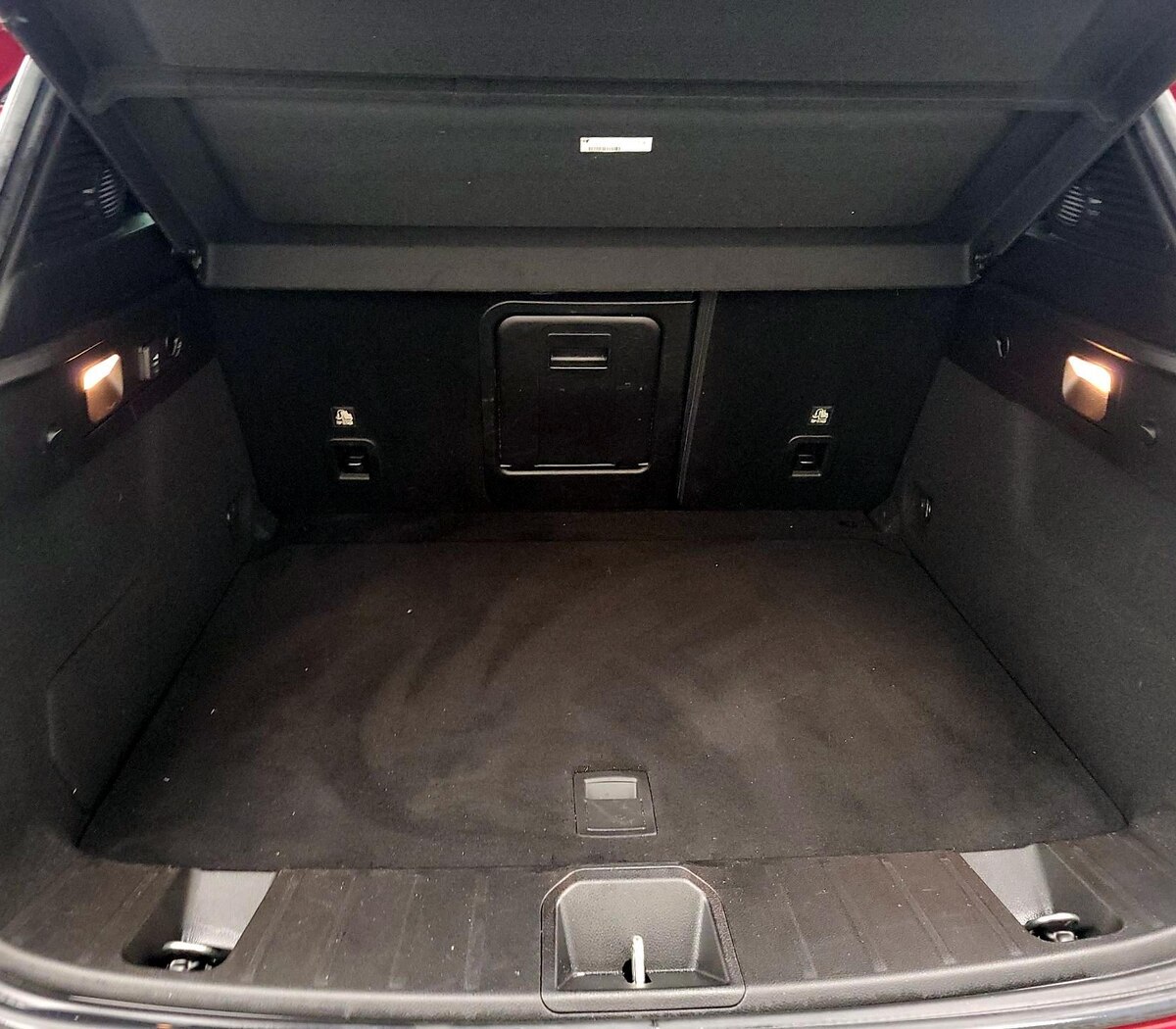 Trunk/Cargo (Seats Up)