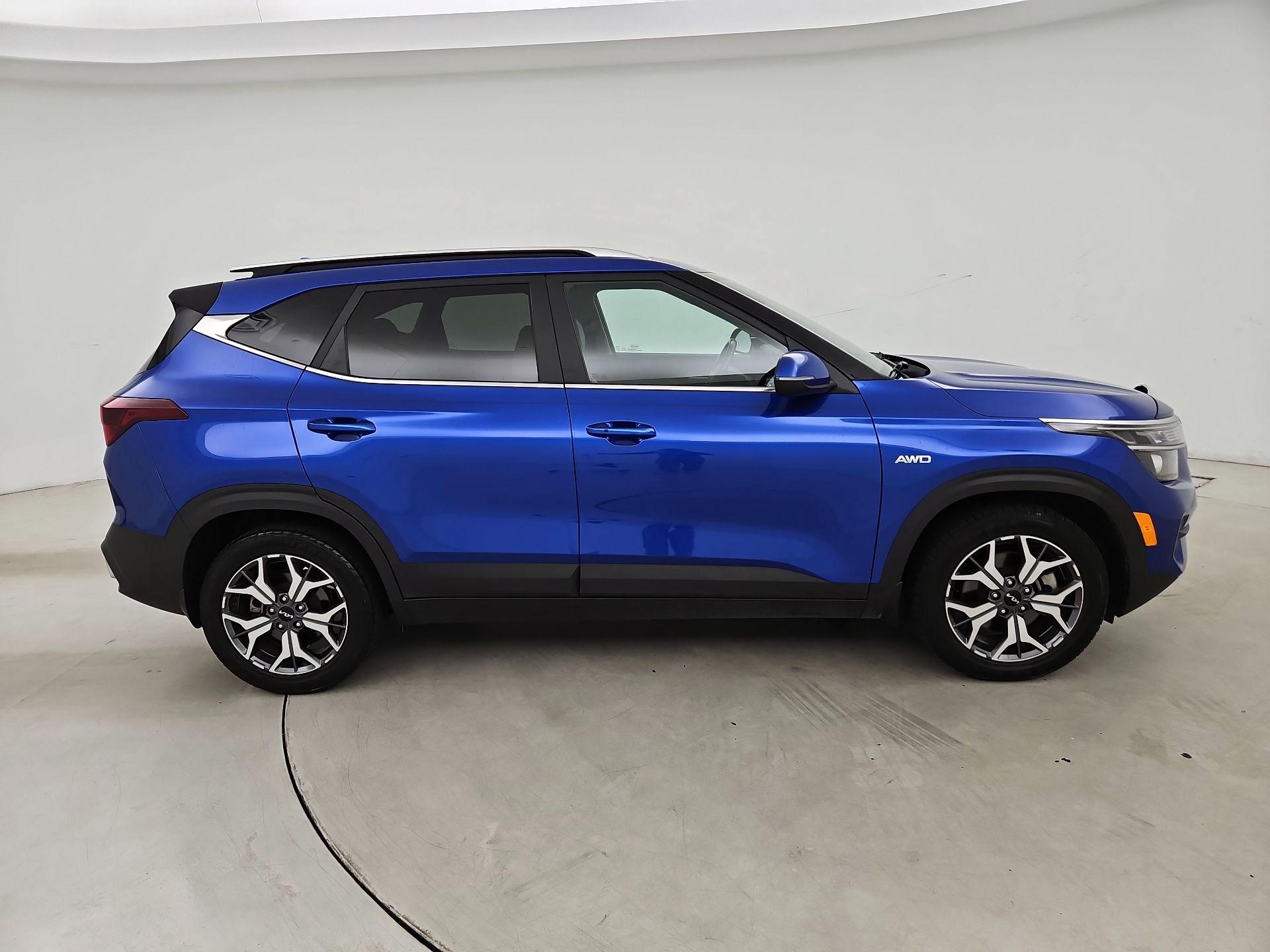 Thumbnail: 2022 Kia Seltos - 4